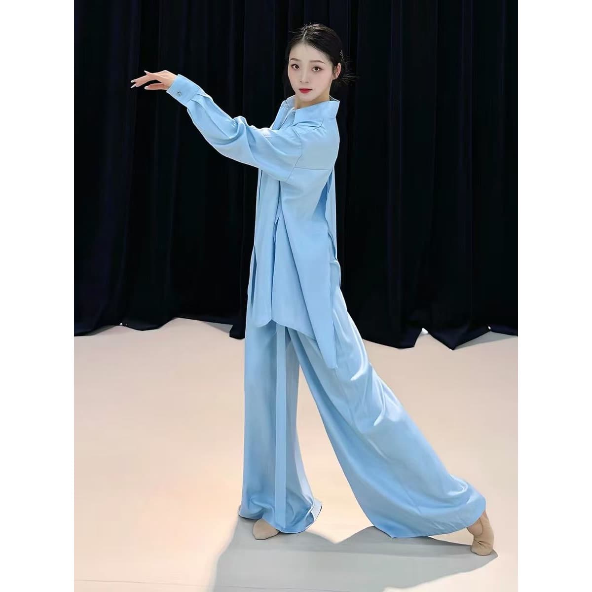 2026 새로운 현대 무용 서비스 여성 루즈핏 슬림해 보이는 긴팔 셔츠 맨위 재즈 댄스 연습 서비스 무용 서비스 세트 상세 이미지 3