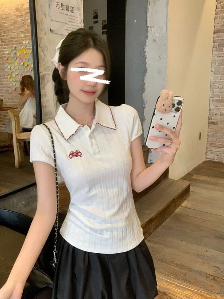 POLO 칼라 자수 긍정적 인 어깨 허리 수축 반팔 티셔츠 여성 몸매 가꾸기 맨위