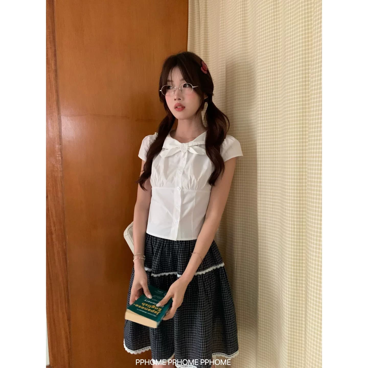 2026 여름 소녀 나비 매듭 스트랩 셔츠 나비 매듭 부드러운 바람 디자인 센스 슬림해 보이는 몸매 가꾸기 쇼트 스타일 셔츠 상세 이미지 1