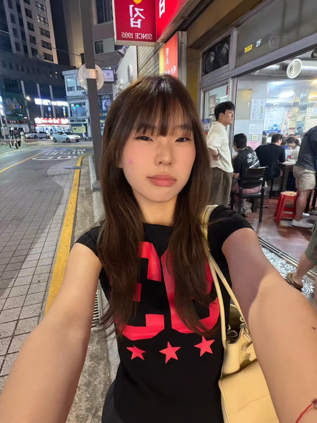 아메리칸 레트로 긍정적 인 어깨 라운드 넥 프린트 반팔 티셔츠 이미지 3