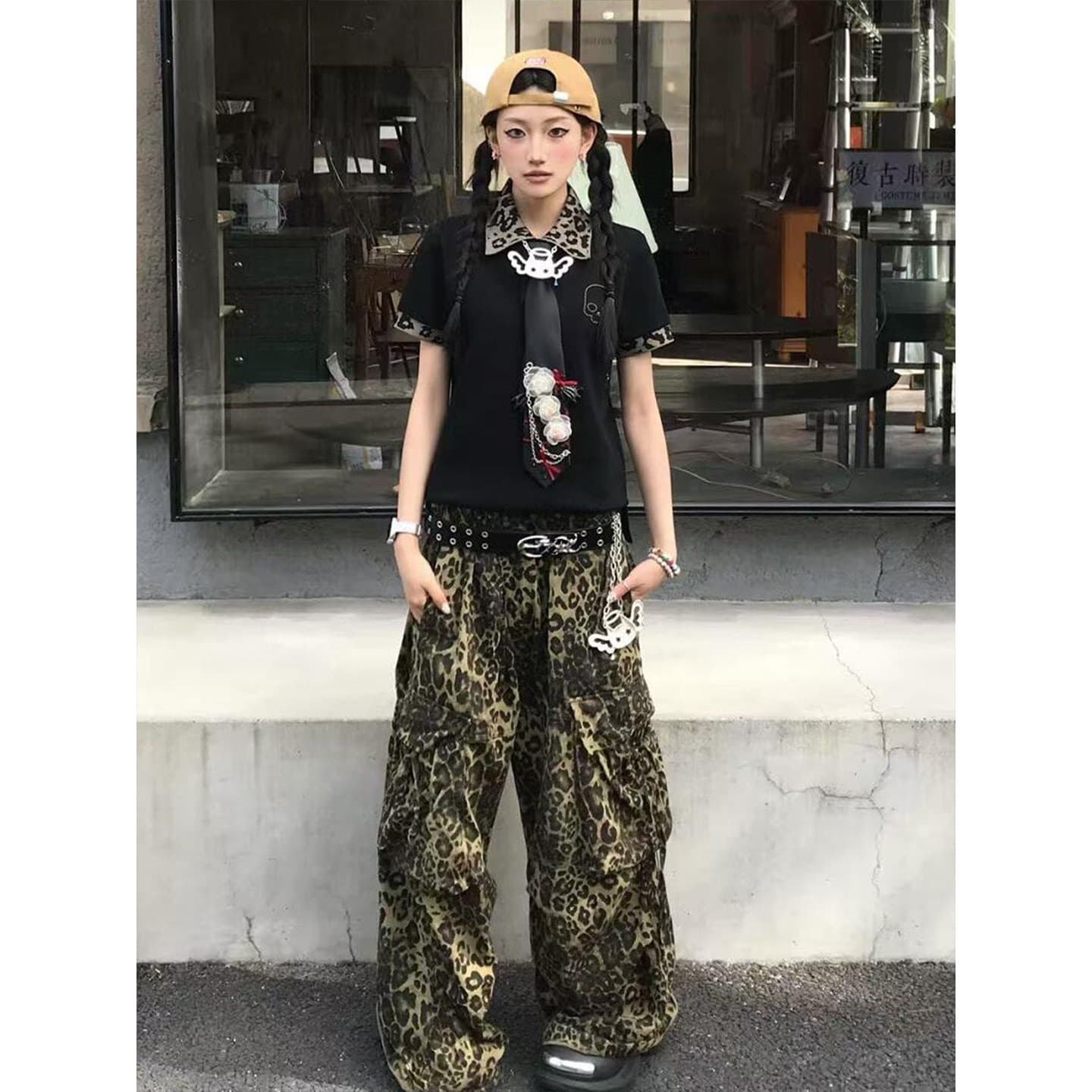 핫걸 POLO 칼라 긍정적 인 어깨 반팔 여성 여름 착용 가져 가라. 레오파드 무늬 폴로 칼라 디자인 센스 티셔츠 몸매 가꾸기 슬림해 보이는 맨위 트렌디 상세 이미지 2