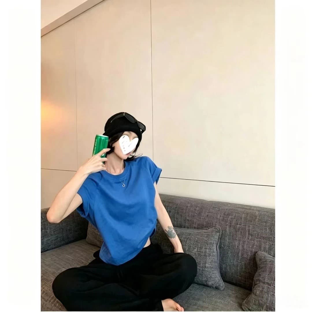 원본 광저우 원단 여름 새로운 패션 라운드 넥 기초 섹션 단색 반팔 티셔츠 여성 루즈핏 맨위