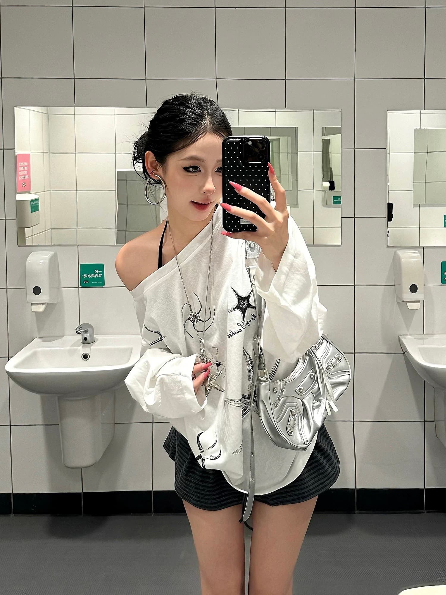 아메리칸 레트로 비스듬한 어깨 긴팔 티셔츠 섬 블라우스 루즈핏 느긋한 바람 휴가 만나는 인사이드 가져 가라. 여성 ins 상세 이미지 3