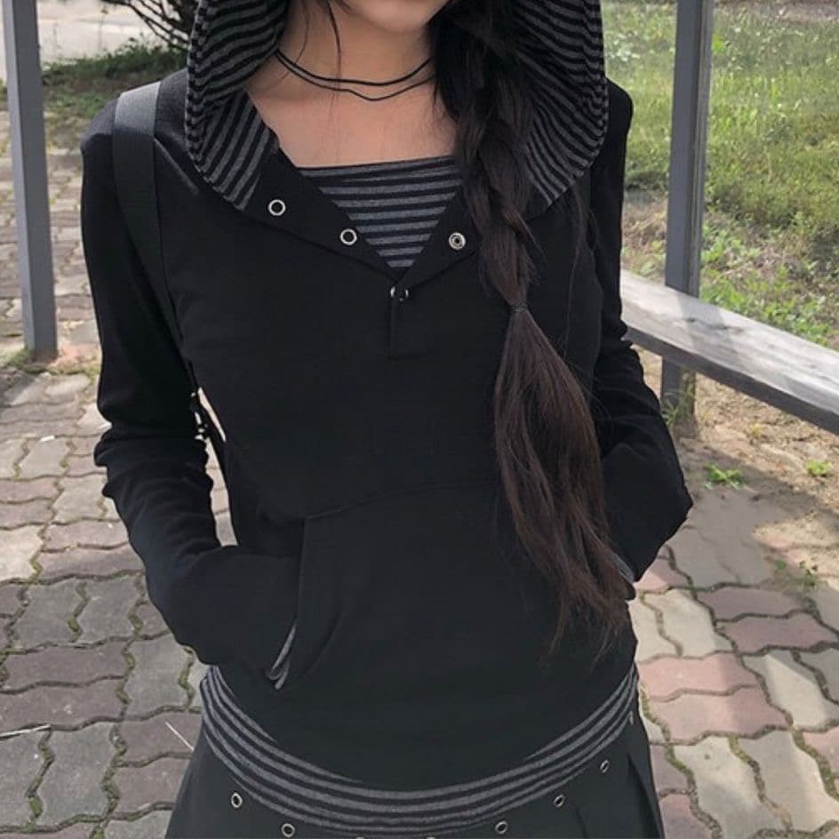 핫걸 ins 허리 수축 슬림해 보이는 검정색 까마귀 스트라이프 패치워크 배색 페이크 레이어드 맨위 여성 봄 가을 패션 트렌디 이미지 3
