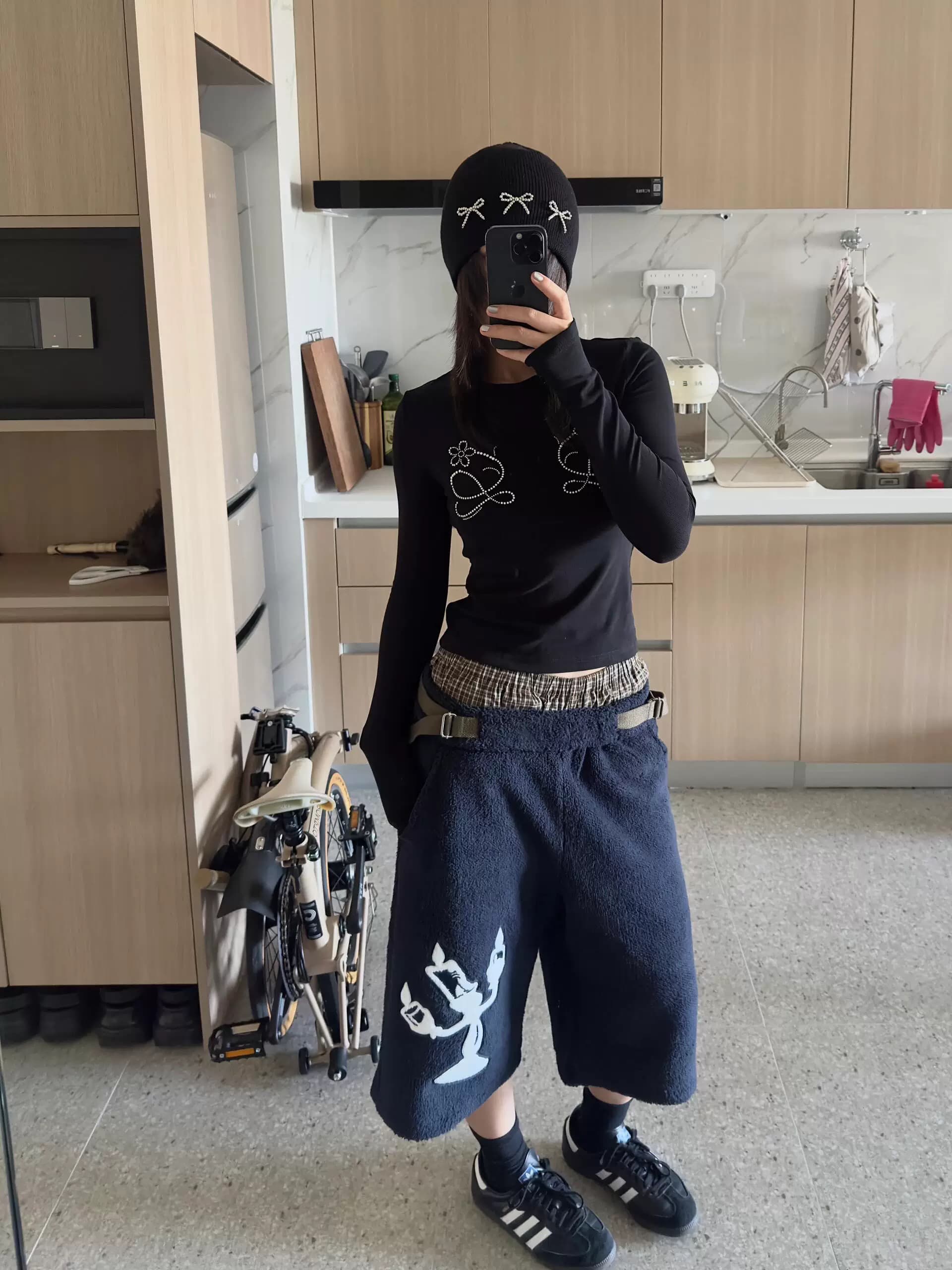 아메리칸 핫걸 바람 슬림해 보이는 이른 가을 신제품 프린트 검정색 라운드 넥 몸매 가꾸기 만나는 긴팔 티셔츠 여성 ins 상세 이미지 3