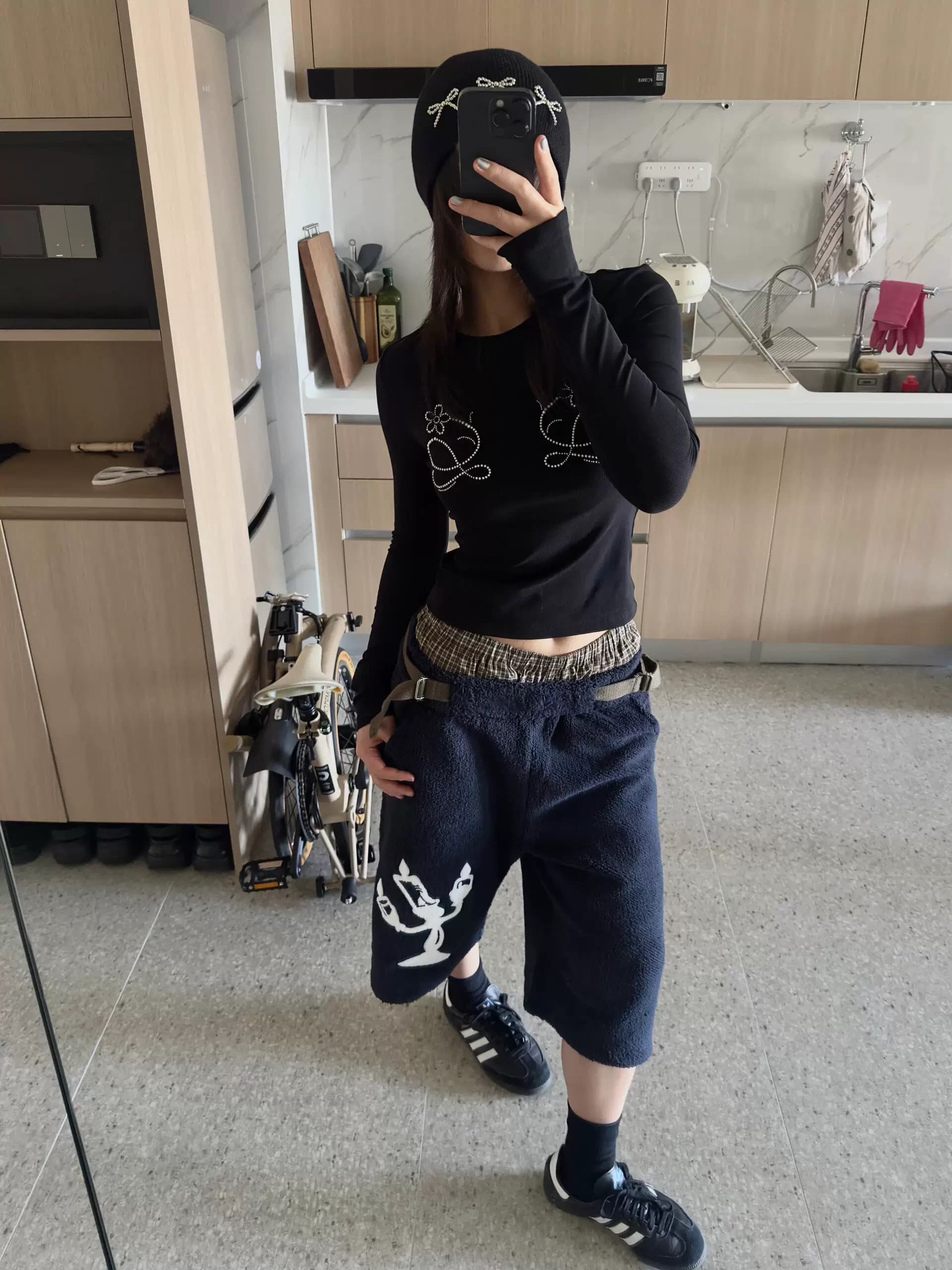 아메리칸 핫걸 바람 슬림해 보이는 이른 가을 신제품 프린트 검정색 라운드 넥 몸매 가꾸기 만나는 긴팔 티셔츠 여성 ins 상세 이미지 4