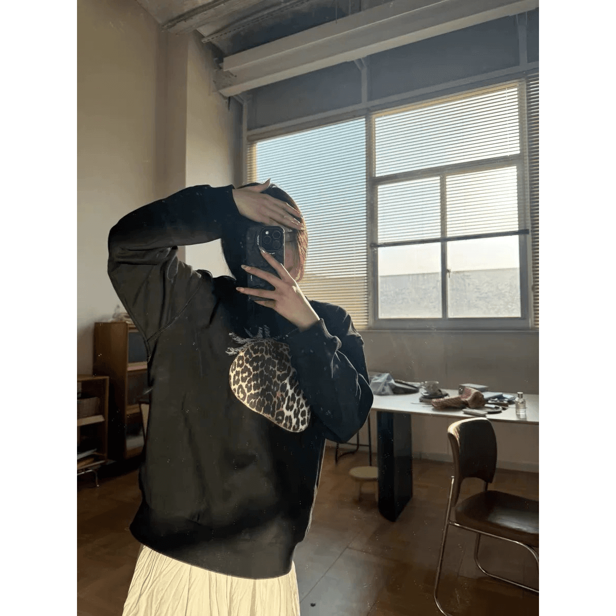 아메리칸 레트로 작은 대중 디자인 센스 레오파드 무늬 딸기 프린트 루즈핏 무거운 라운드 넥 후드티 여성 ins 재킷 이미지 5