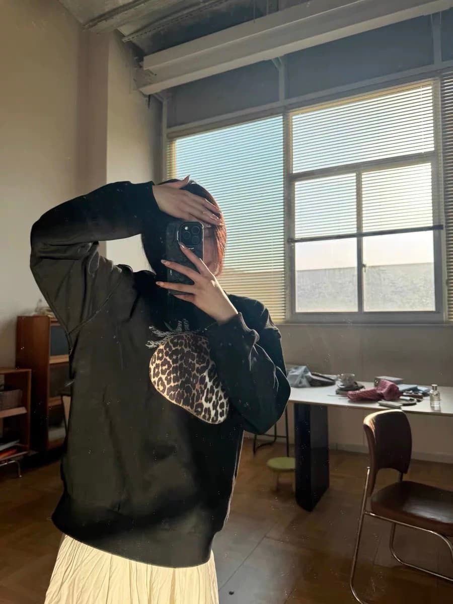 아메리칸 레트로 작은 대중 디자인 센스 레오파드 무늬 딸기 프린트 루즈핏 무거운 라운드 넥 후드티 여성 ins 재킷 상세 이미지 5
