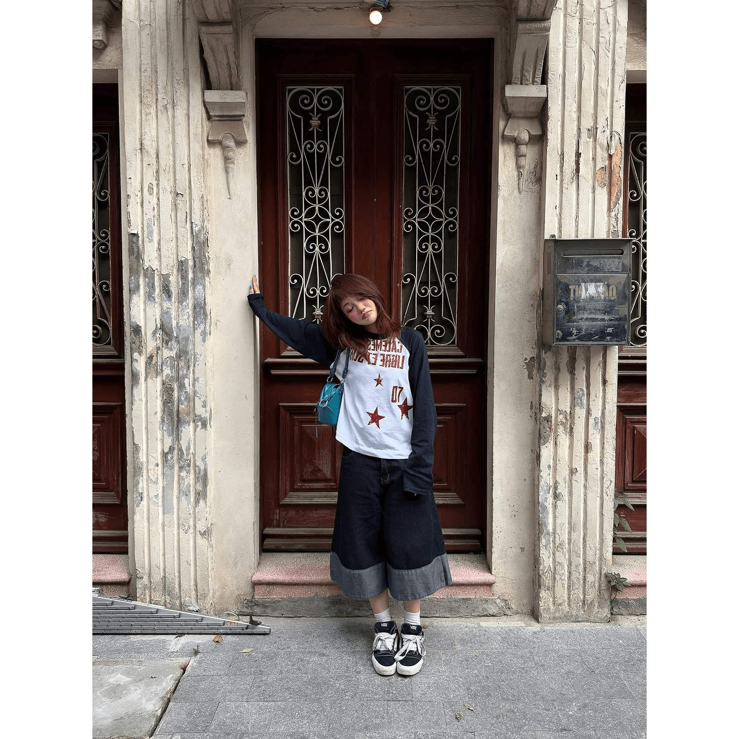 높은 품질 순면 200그램 21 빗질하다 정밀 프린트 가을 패치워크 색상 긴팔 티셔츠 여성 이미지 5