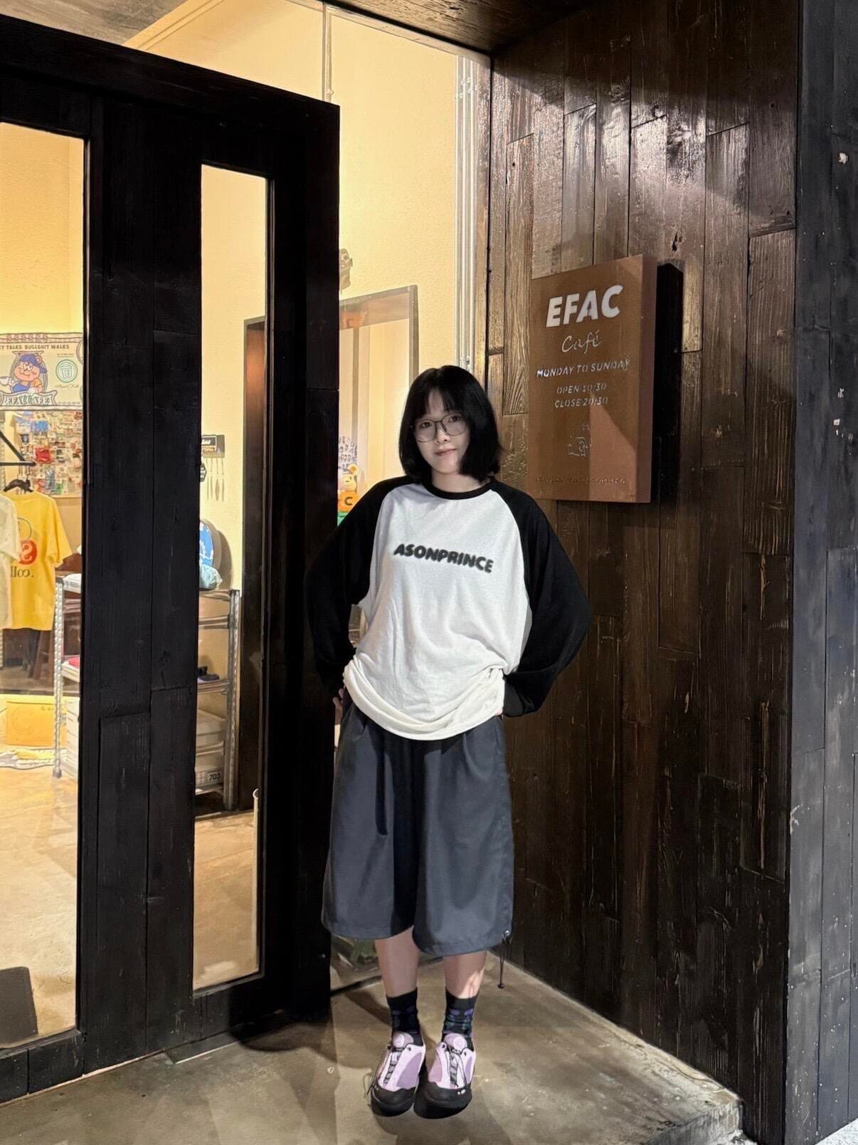 높은 품질 순면 200그램 21 빗질하다 정밀 프린트 가을 패치워크 색상 긴팔 티셔츠 여성 이미지 3