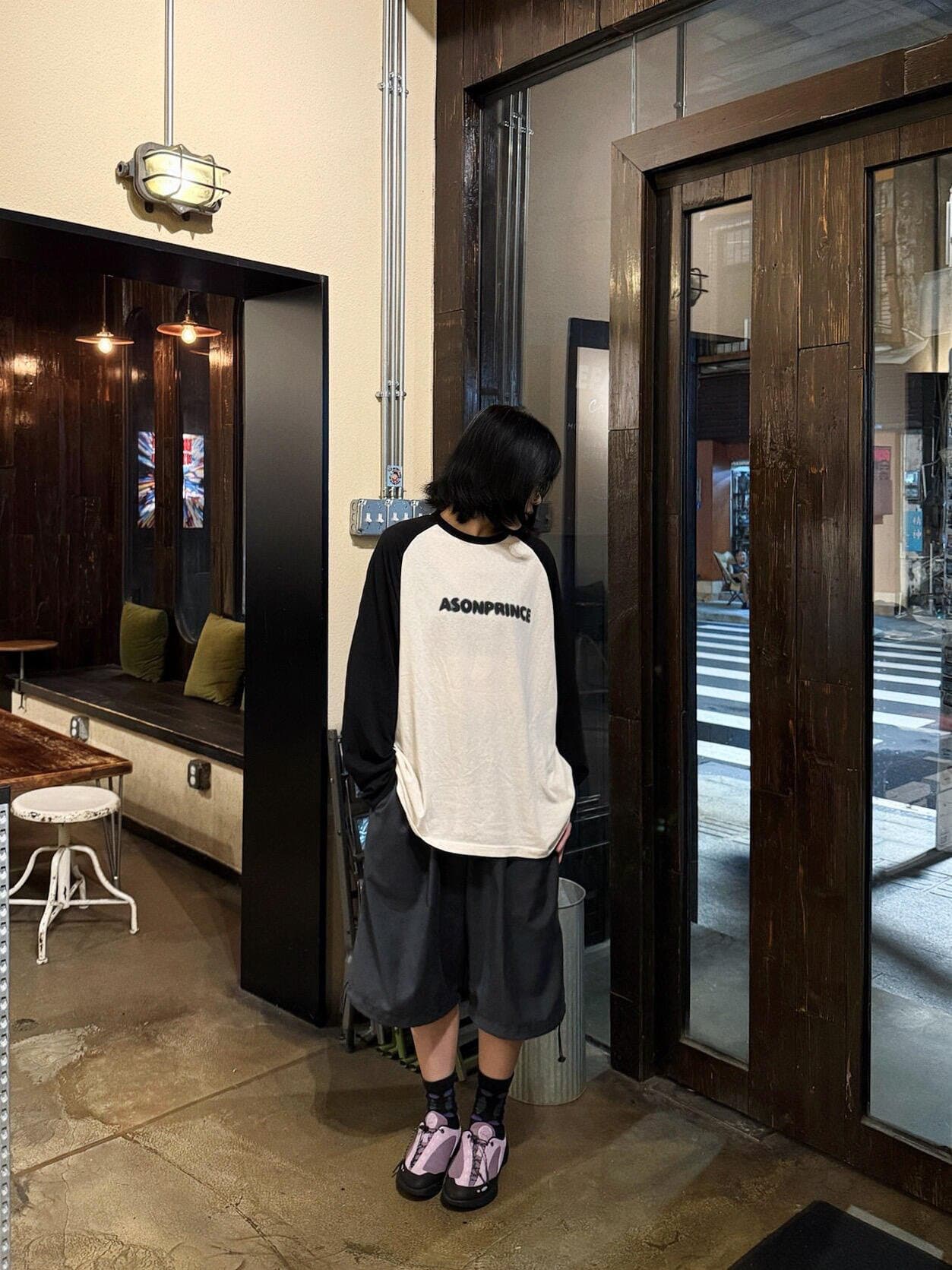 높은 품질 순면 200그램 21 빗질하다 정밀 프린트 가을 패치워크 색상 긴팔 티셔츠 여성 이미지 4