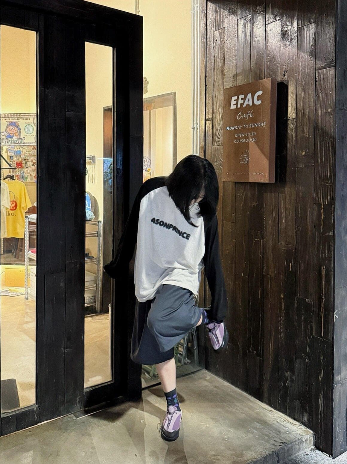 높은 품질 순면 200그램 21 빗질하다 정밀 프린트 가을 패치워크 색상 긴팔 티셔츠 여성 상세 이미지 5