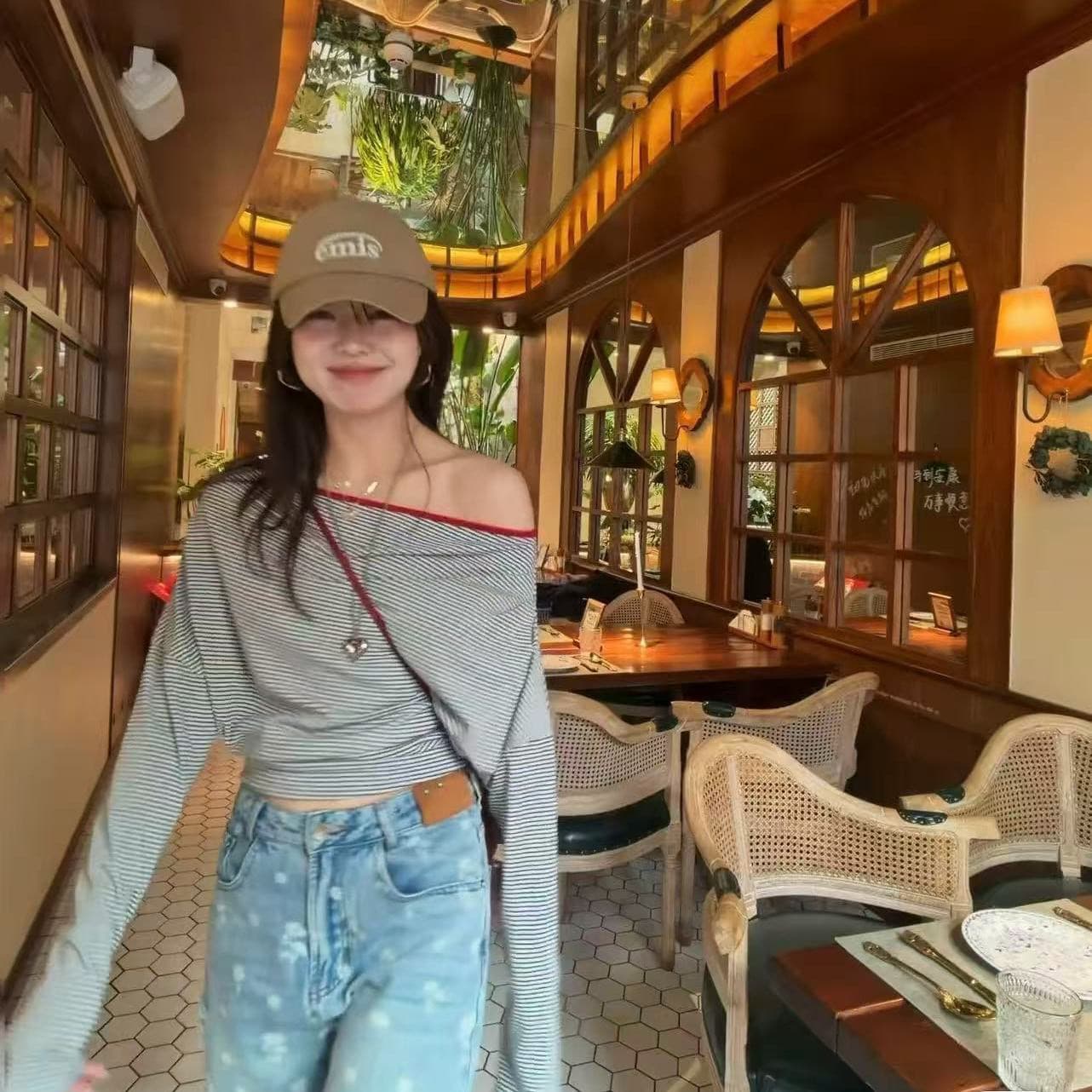 주황색 가죽 한 부서 핫걸 바람 스트라이프 오프숄더 긴팔 맨위 여성 루즈핏 슬림해 보이는 비스듬한 어깨 디자인 센스 기본 셔츠 면 상세 이미지 4