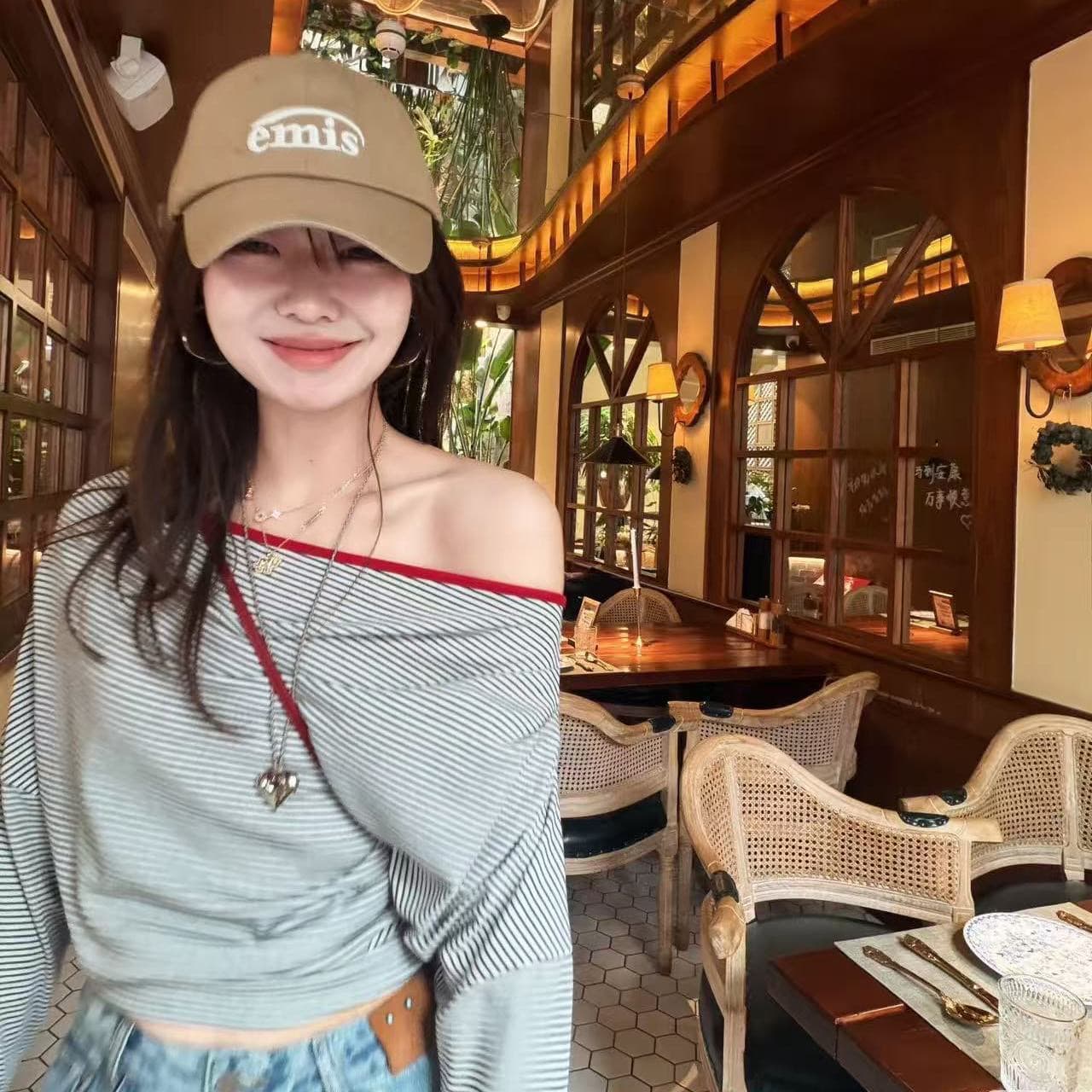 주황색 가죽 한 부서 핫걸 바람 스트라이프 오프숄더 긴팔 맨위 여성 루즈핏 슬림해 보이는 비스듬한 어깨 디자인 센스 기본 셔츠 면 상세 이미지 7