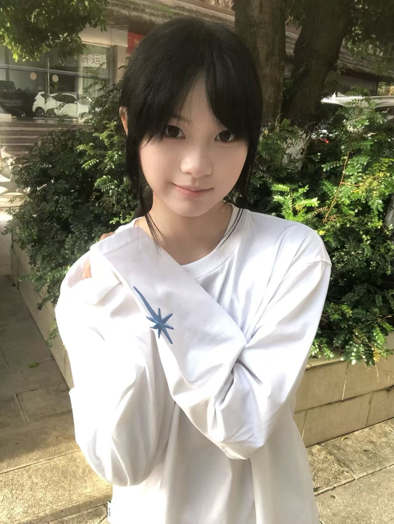 자수 접착제 챕터 19 지점 220 그램 순면 긴팔 티셔츠 여성 상세 이미지 3