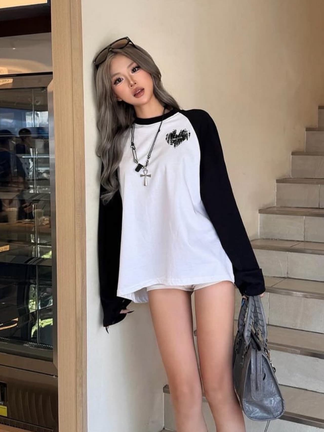 높은 품질 순면 200그램 21 빗질하다 정밀 프린트 가을 패치워크 색상 긴팔 티셔츠 여성 상세 이미지 2