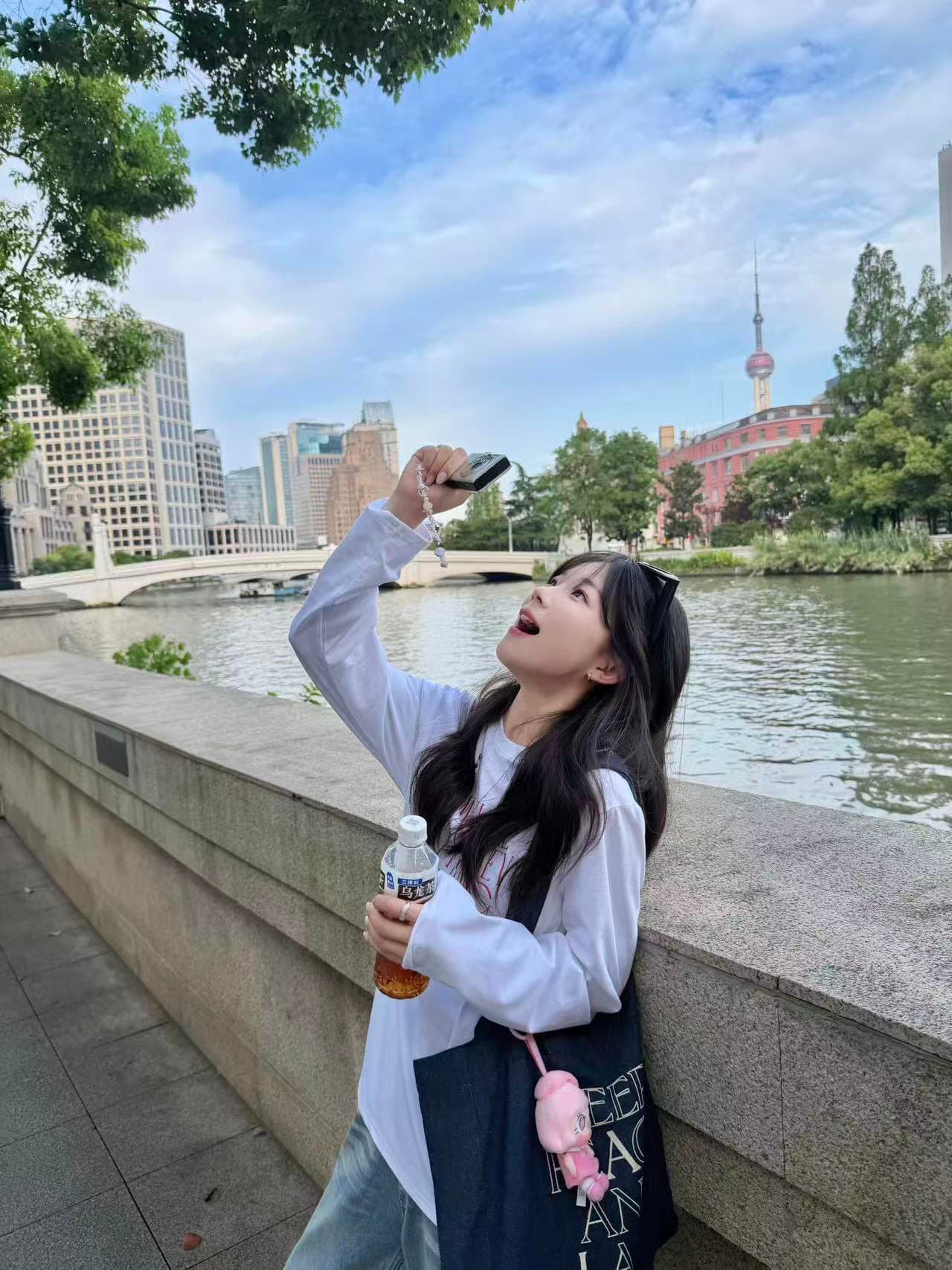 한 부서 순면 이후 패키지 칼라 라운드 넥 긴팔 루즈핏 프린트 티셔츠 상세 이미지 5