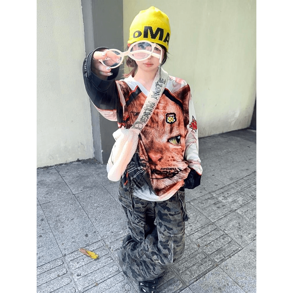 아메리칸 거리 긴팔 티셔츠 여성 이른 가을 새로운 큰 얼굴 고양이 새틴 V넥 저지 루즈핏 chic 맨위 디자인 센스 이미지 5