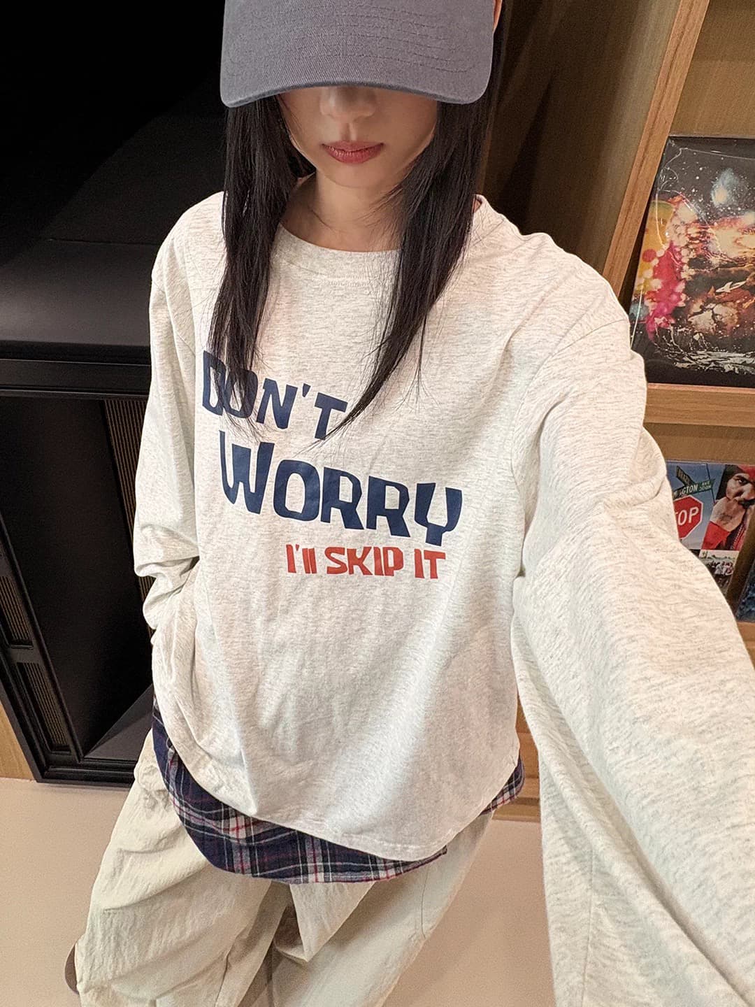 아메리칸 레트로 알파벳 프린트 운동 바람 긴팔 티셔츠 여성 2026 새로운 가을 느긋한 바람 루즈핏 맨위 트렌디 이미지 3