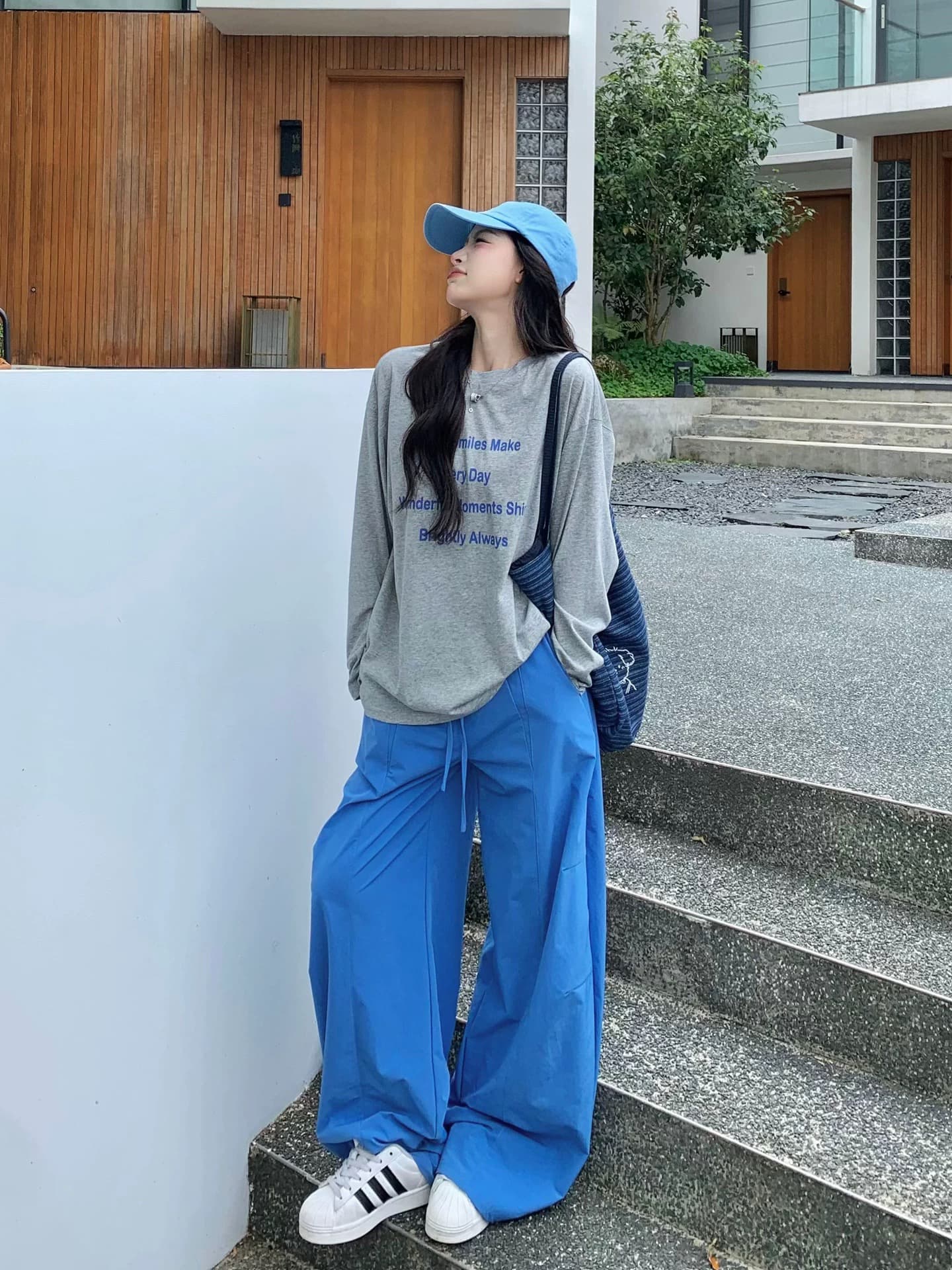 아메리칸 느긋한 순면 회색 긴팔 티셔츠 여성 이른 가을 루즈핏 라운드 넥 맨위