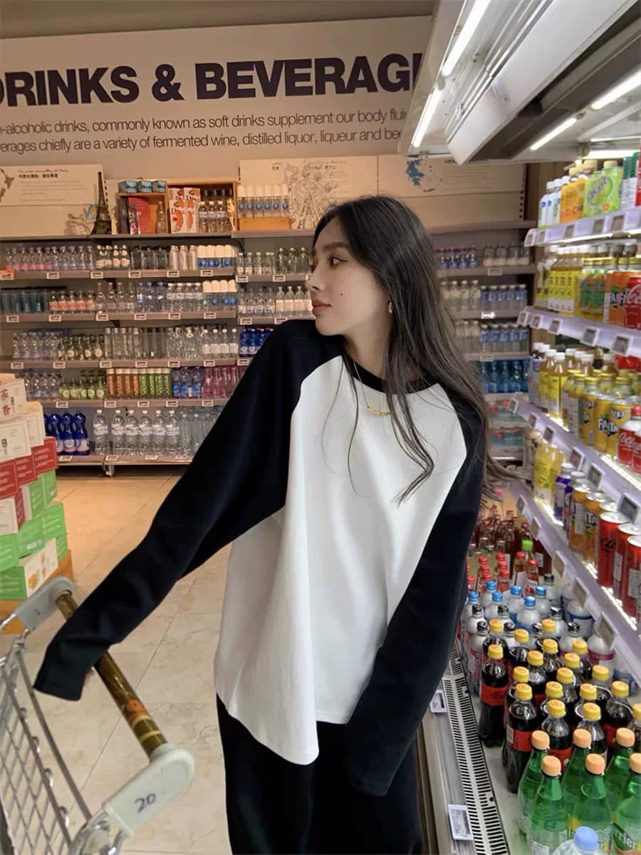 순면 싸움 플러그 어깨 긴팔 티셔츠 여성 봄과 가을 루즈핏 캐주얼 느긋한 바람 일반 섹션 흑인과 백인 배색 맨위 이미지 3