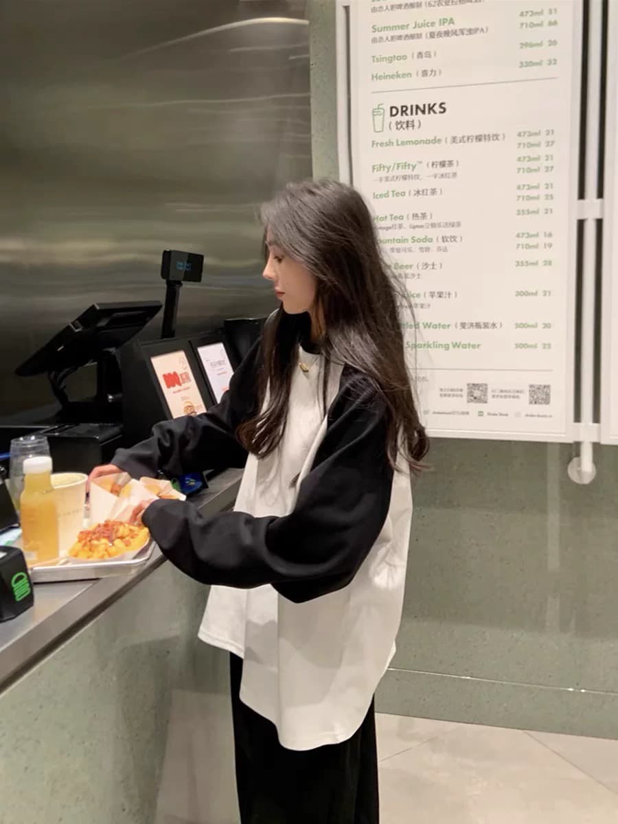 순면 싸움 플러그 어깨 긴팔 티셔츠 여성 봄과 가을 루즈핏 캐주얼 느긋한 바람 일반 섹션 흑인과 백인 배색 맨위 이미지 4