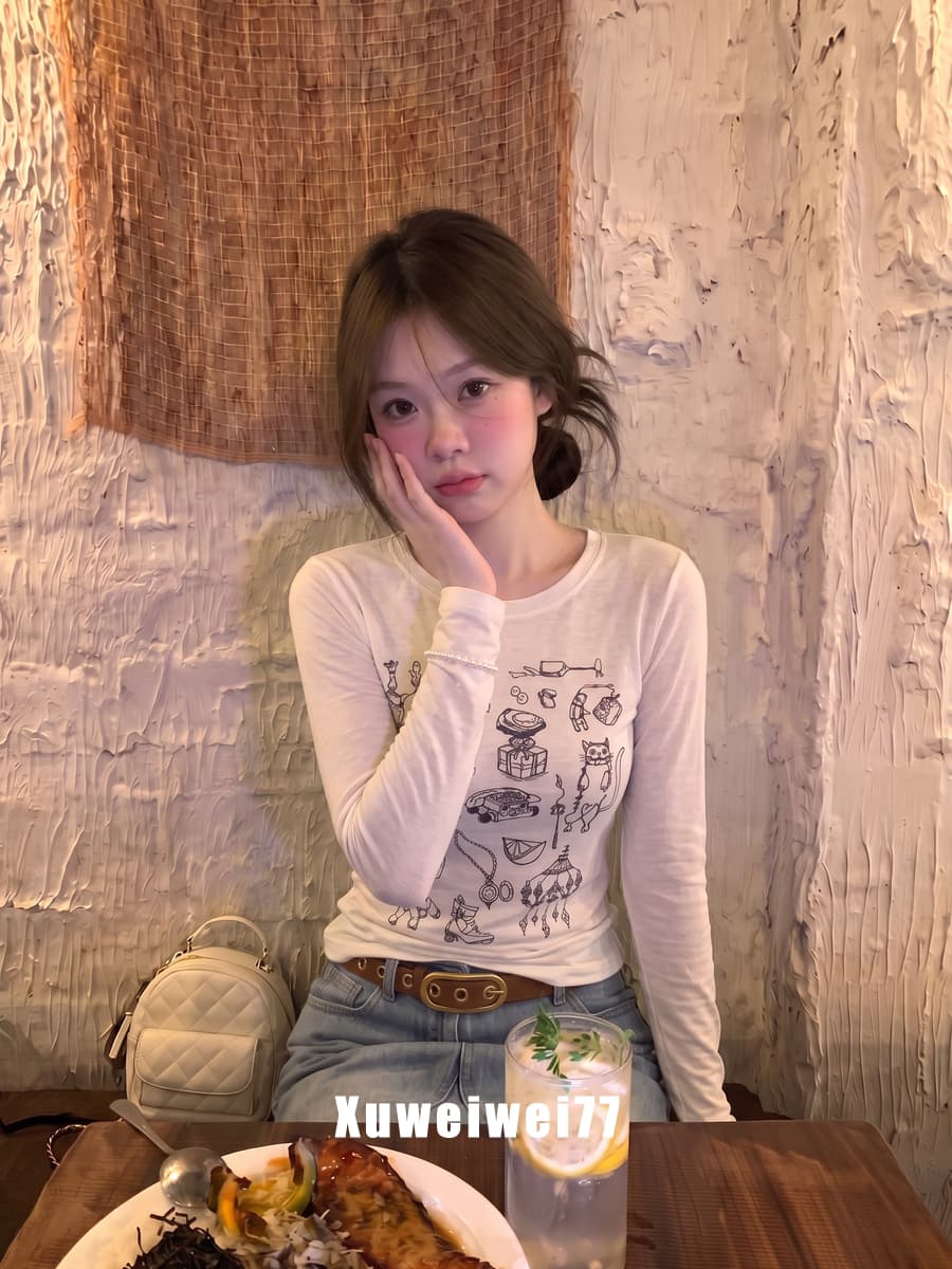 눈꽃 면 한 부서 레트로 수채화 낙서 프린트 긴팔 티셔츠 여성 얇은 스타일 몸매 가꾸기 슬림해 보이는 다용도 라운드 넥 맨위 이미지 3