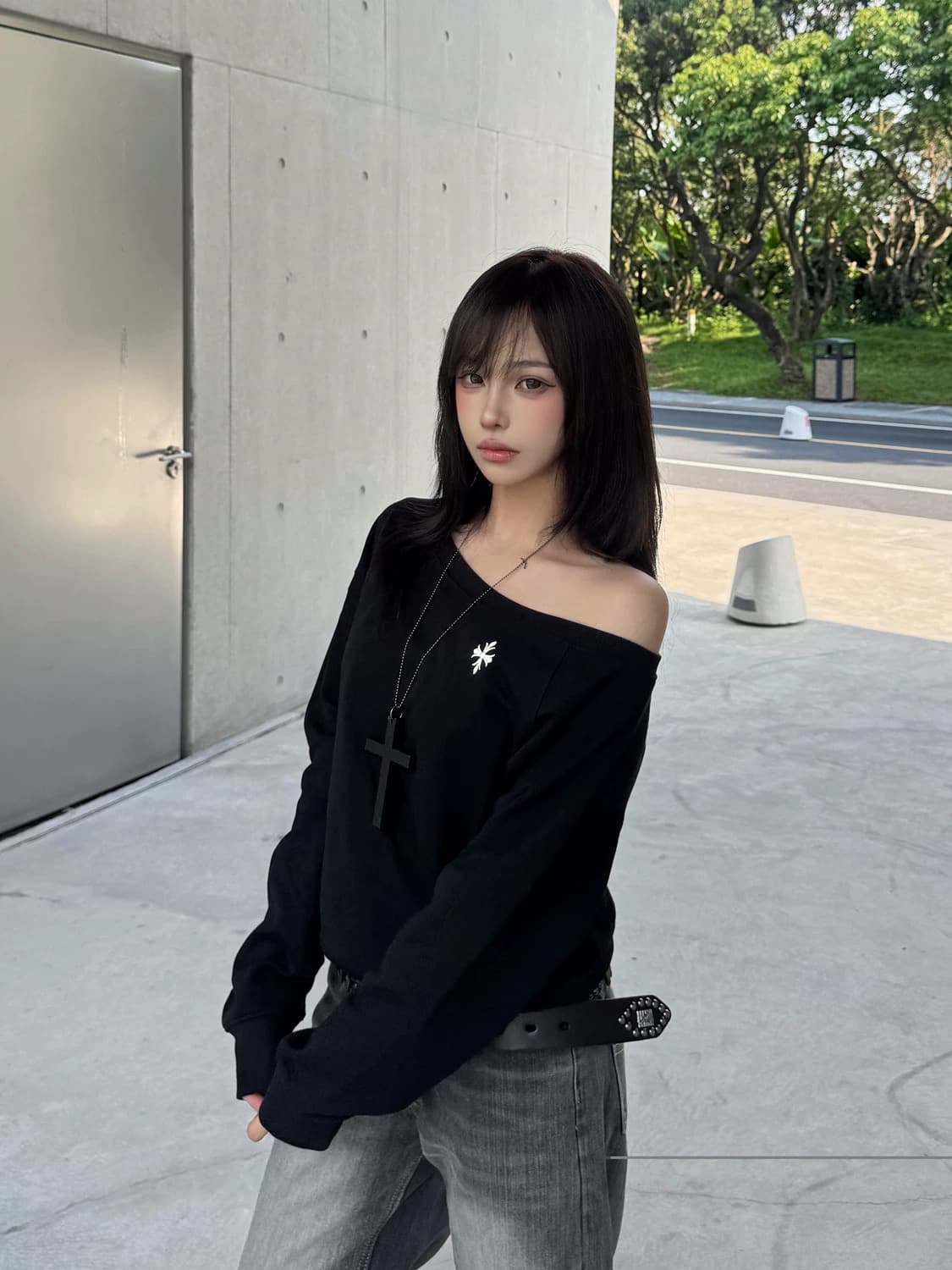 오리지널 아메리칸 핫걸 비스듬한 어깨 긴팔 후드티 여성 가을 슬림해 보이는 루즈핏 디자인 센스 다용도 맨위 이미지 2