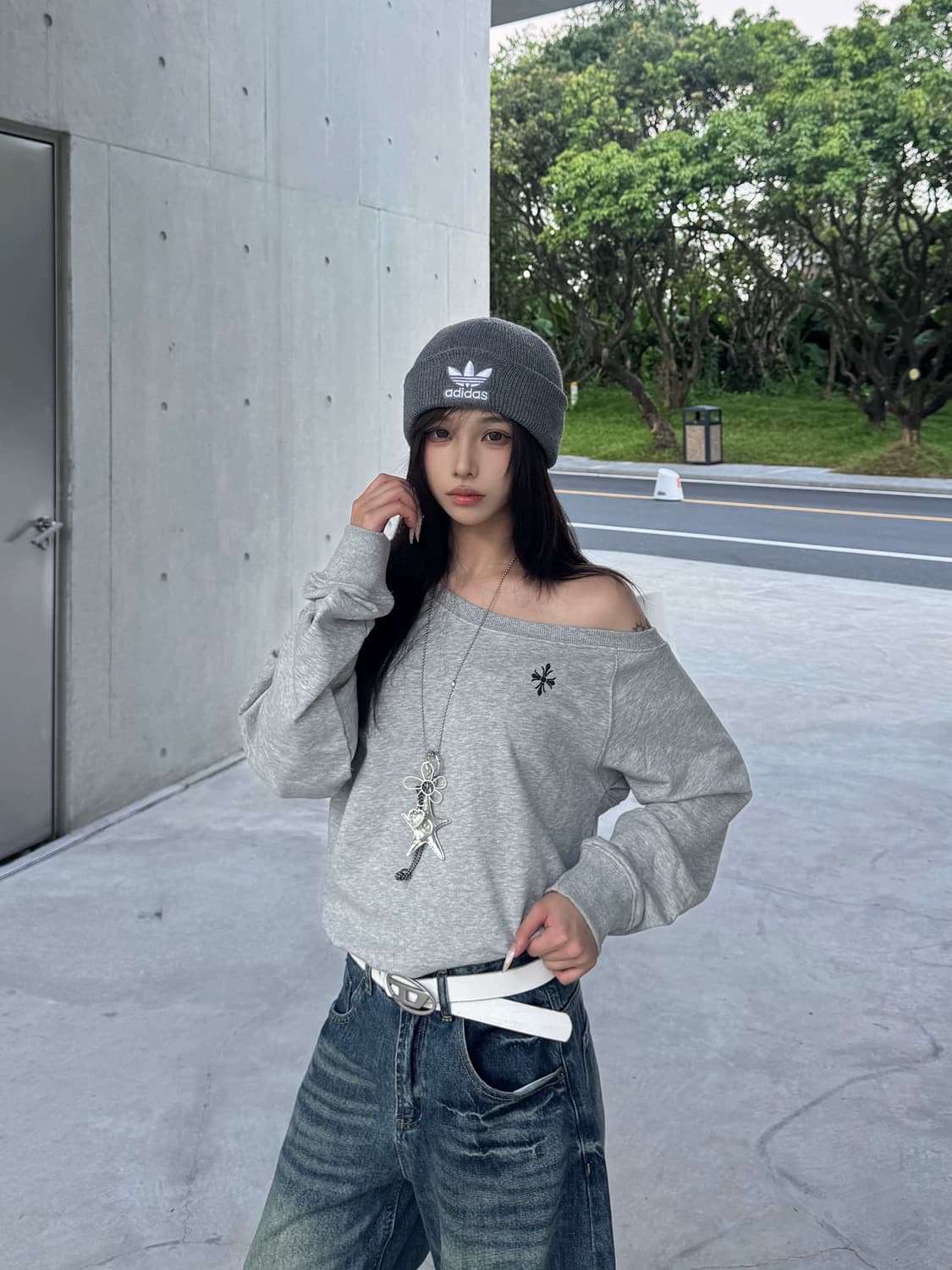 오리지널 아메리칸 핫걸 비스듬한 어깨 긴팔 후드티 여성 가을 슬림해 보이는 루즈핏 디자인 센스 다용도 맨위 상세 이미지 1