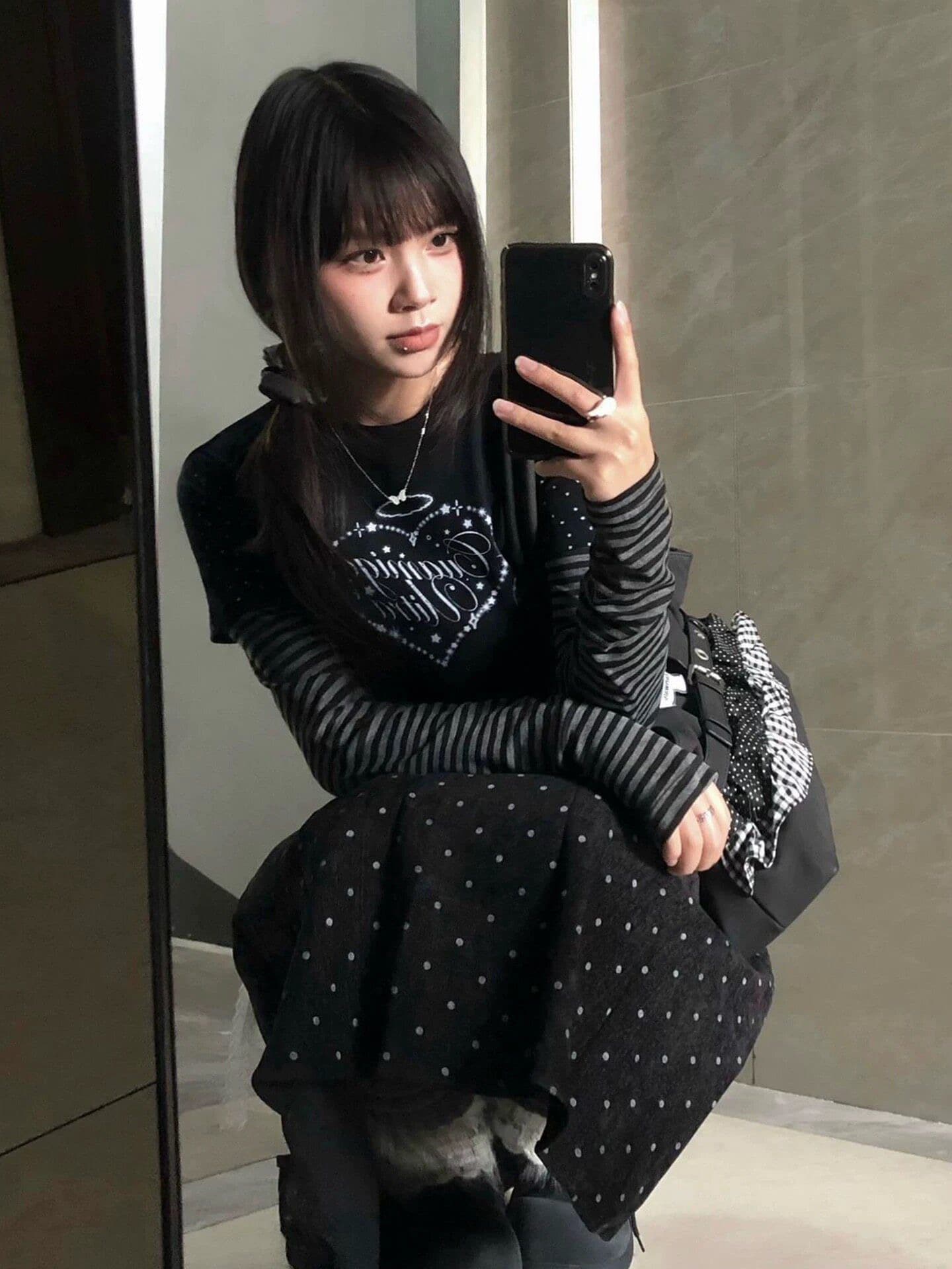 아메리칸 줄무늬 슬리브 페이크 레이어드 패치워크 긴팔 여성 새로운 도트 무늬 하트 프린트 몸매 가꾸기 티셔츠 학원 스타일 맨위 상세 이미지 4