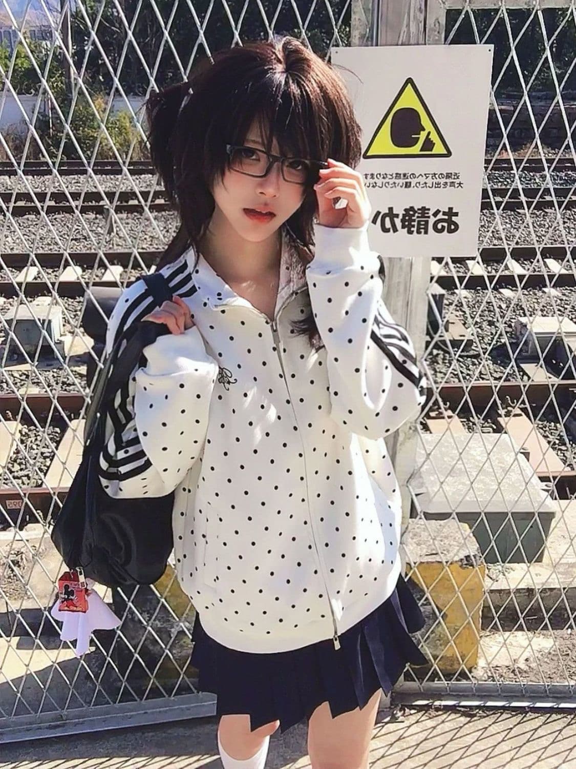 한 부서 chic 도트 무늬 스탠드 칼라 긴팔 여성 코트 2026 여름 작은 키 디스플레이 높음 다용도 캐주얼 지퍼 오픈 가디건 상세 이미지 3