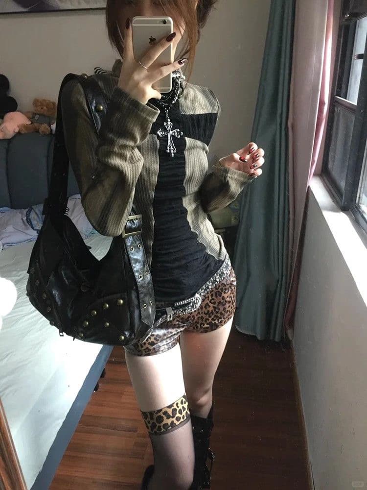 아메리칸 레트로 핫걸 십자가 패치워크 긴팔 티셔츠 여성 가을 디자인 센스 몸매 가꾸기 터틀넥 기본 셔츠 맨위 이미지 4