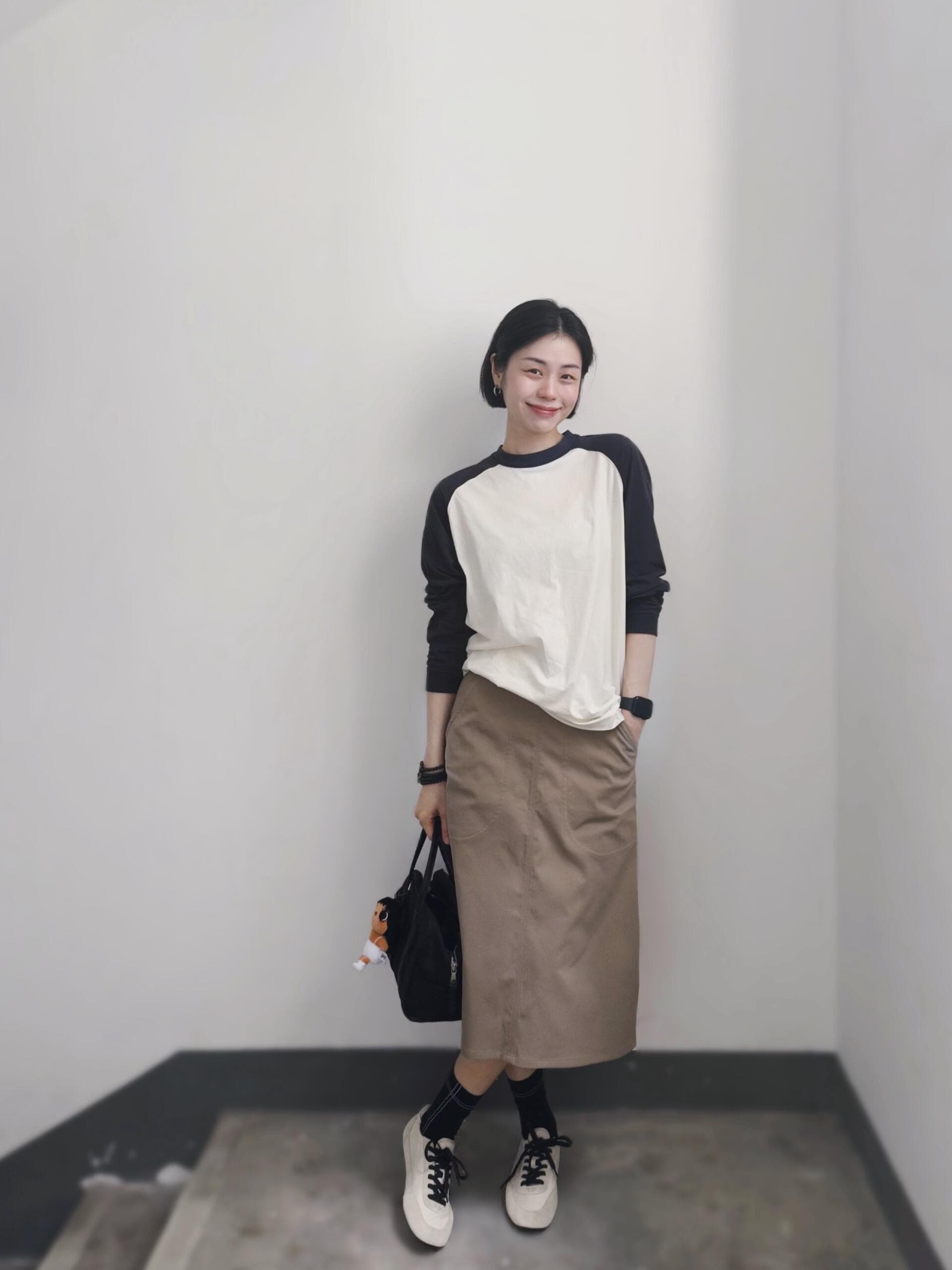 높은 품질 순면 200그램 21 빗질하다 정밀 단색 가을 패치워크 색상 긴팔 티셔츠 여성 상세 이미지 4
