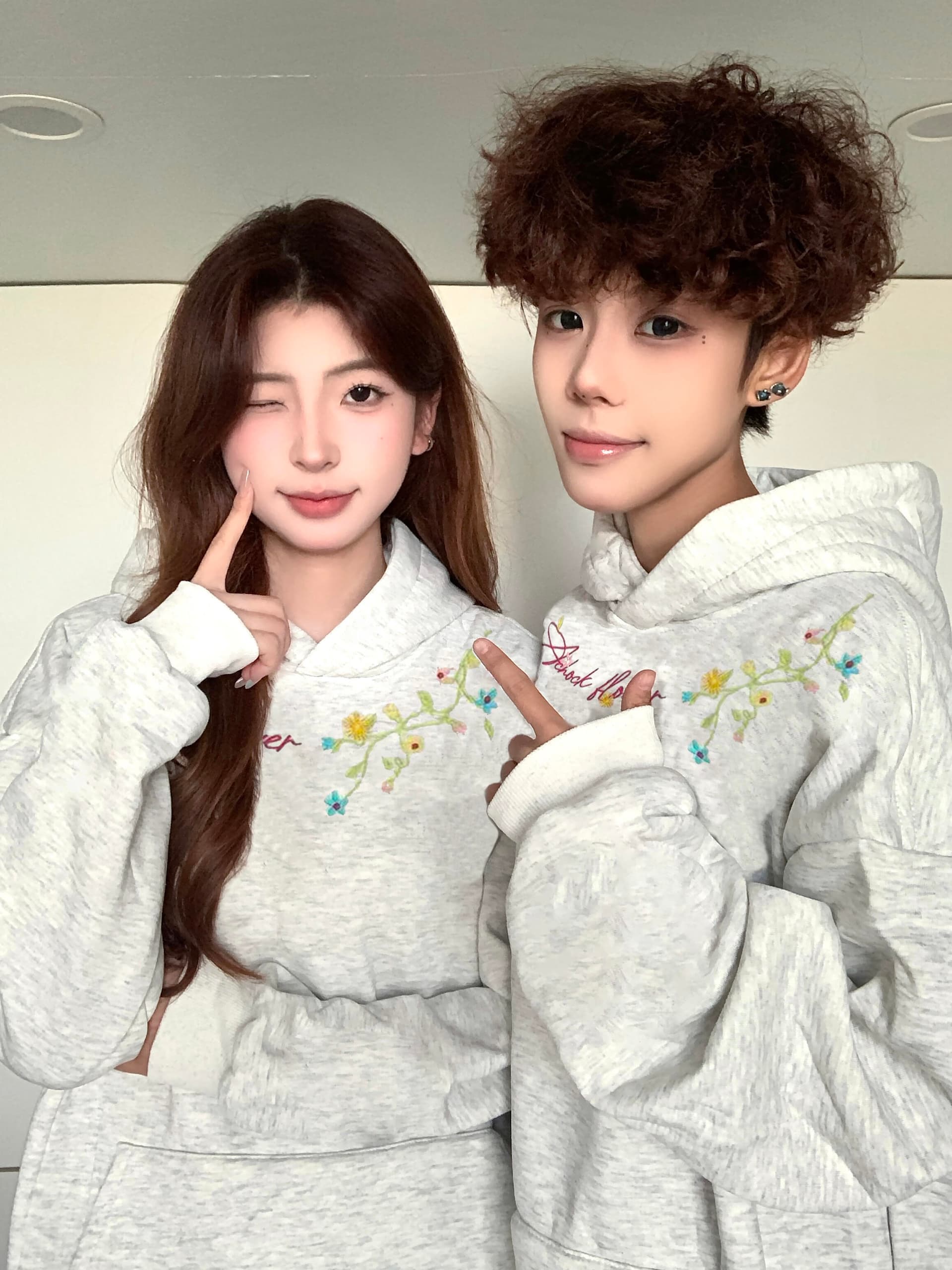 얇은 스타일 털이 있는 원본 소매 구멍 압력 라인 자수 순수한 Mianhua 면 후드 티 스웨터 상세 이미지 3