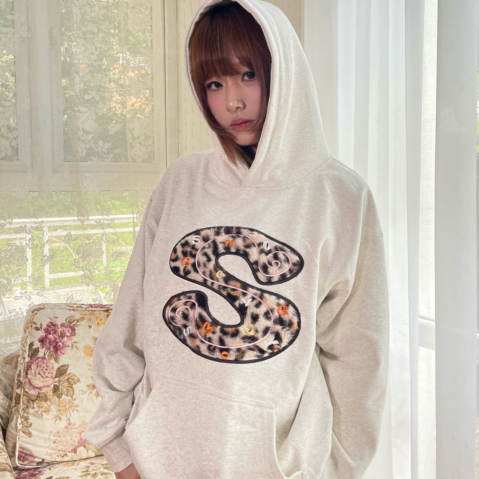 털이 있는 원본 솜씨 자수 패치 이후 패키지 칼라 순수한 Mianhua 면 복합 후드티 레트로 후드 상세 이미지 2