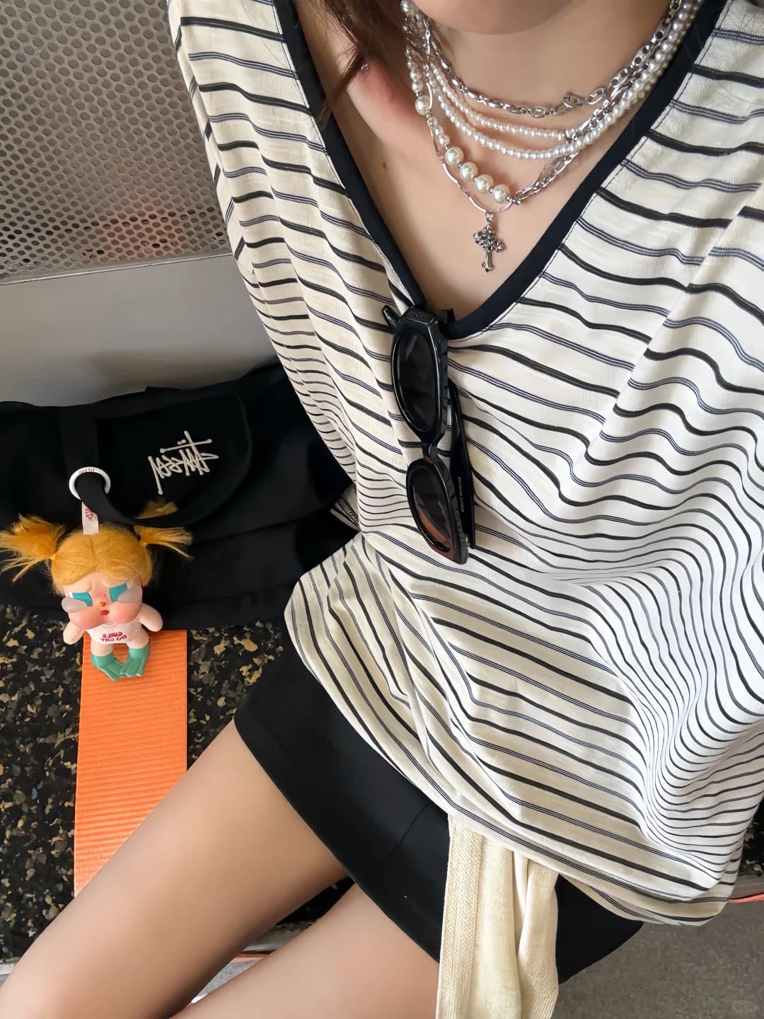 원본 컬러 짜임 원단 u 칼라 스트라이프 긴팔 맨위 여성 티셔츠 상세 이미지 4