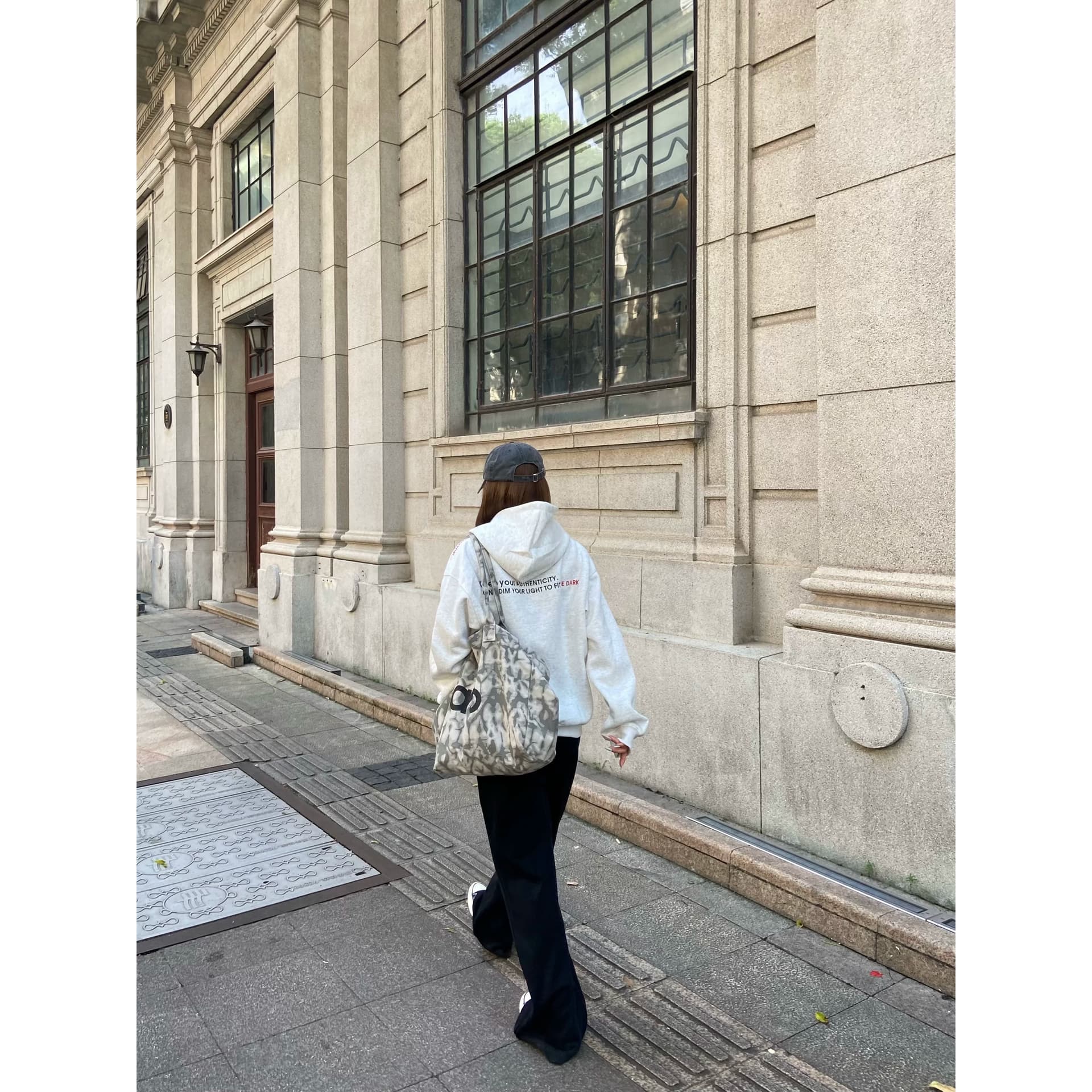 후아 면 복합 없음 모자 로프 있음 주머니 후드 티 스웨터 여성 프린트 얇은 스타일 털이 있는 이미지 5