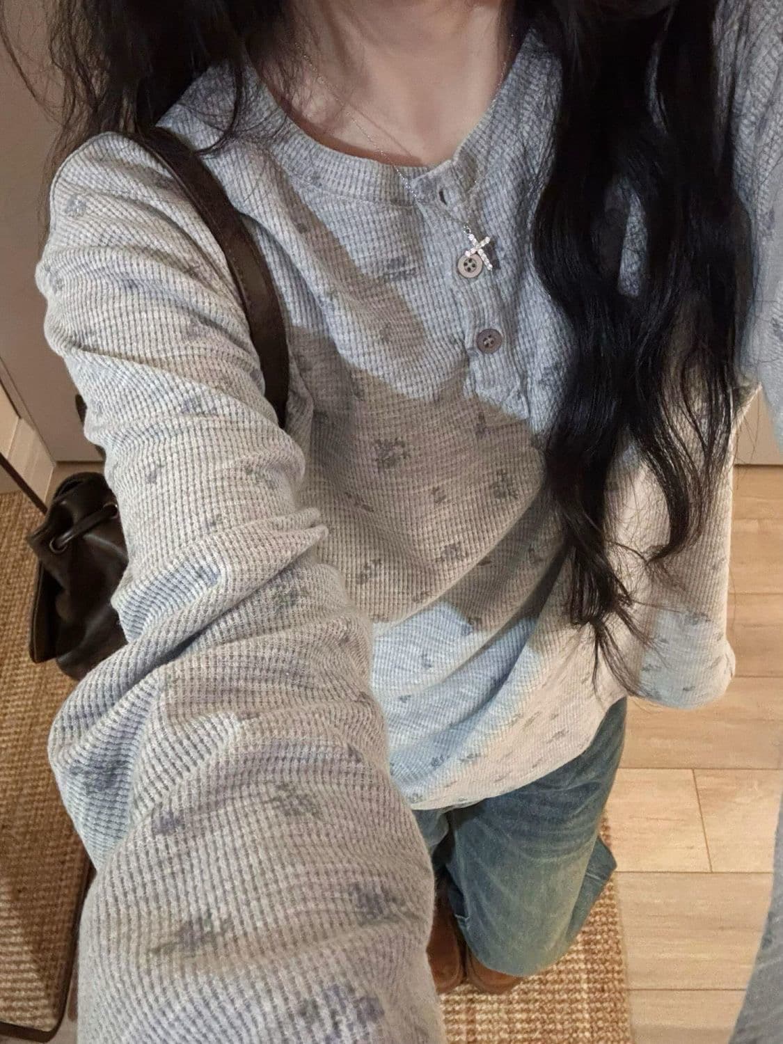 후아 남편 그리드 꽃무늬 한 부서 캠퍼스 바람 긴팔 티셔츠 여성 ins 슈퍼 화재 헨리 칼라 맨위 서비스