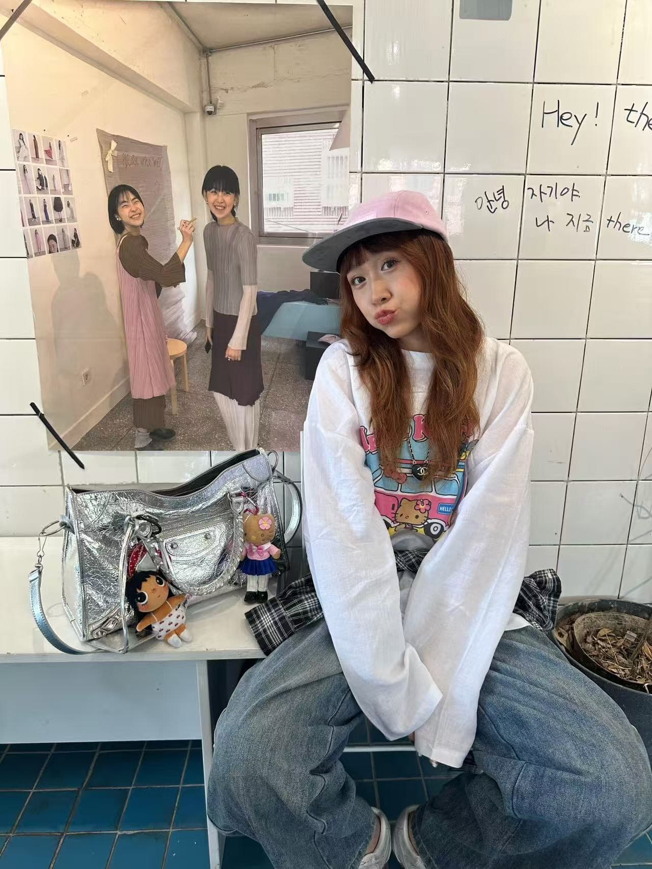 높은 품질 순면 200그램 21 빗질하다 정밀 프린트 가을 루즈핏 긴팔 티셔츠 여성 상세 이미지 2