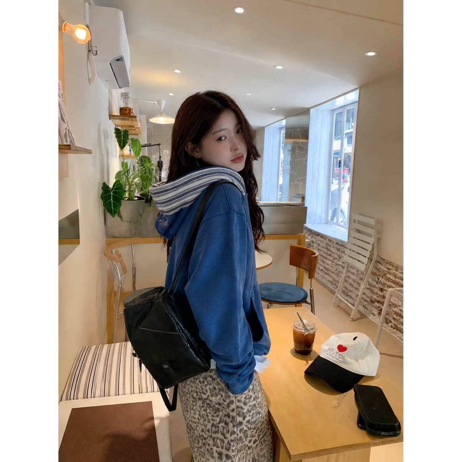 문예 새로운 카드 가을 겨울 새로운 캐주얼 다용도 패치워크 색상 후드 주머니 긴팔 두꺼움 후드티 남녀 이미지 4