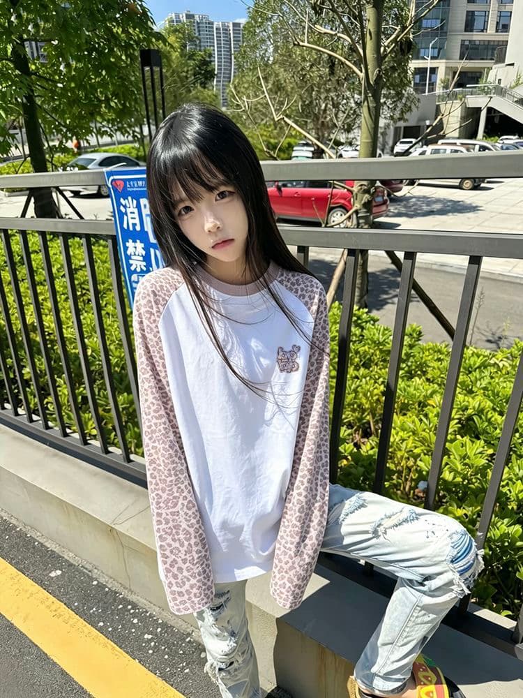 레오파드 무늬 소매 아메리칸 레트로 싸움 플러그 어깨 긴팔 티셔츠 여성 자수 배색 조수 브랜드 봄 가을 맨위 남자 ins 상세 이미지 2