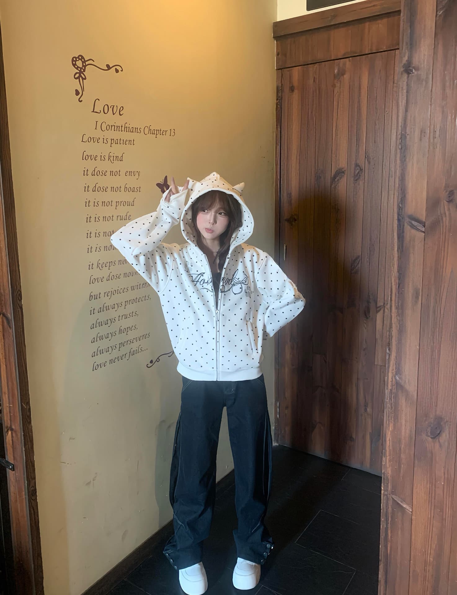 얇은 스타일 백금 지퍼 핫픽스 자수 이후 패키지 칼라 순수한 Mianhua 면 복합 후드티 상세 이미지 3