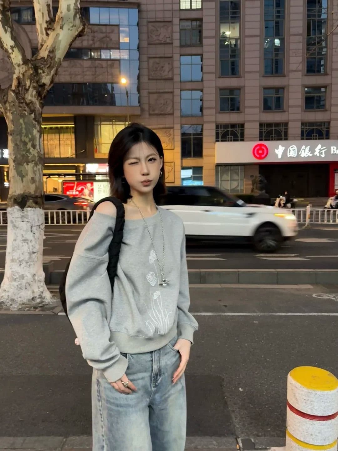 아메리칸 레트로 비스듬한 어깨 후드티 여성 가을 겨울 프린트 맨위 상세 이미지 1