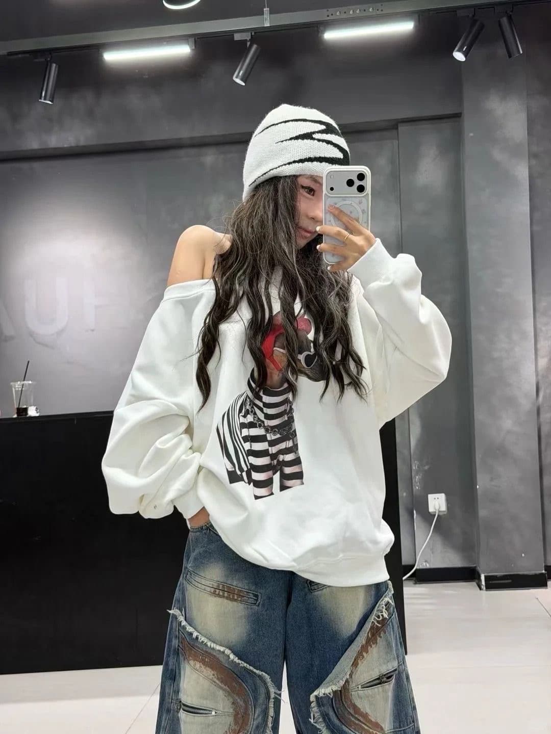 아메리칸 레트로 비스듬한 어깨 후드티 여성 가을 겨울 프린트 맨위