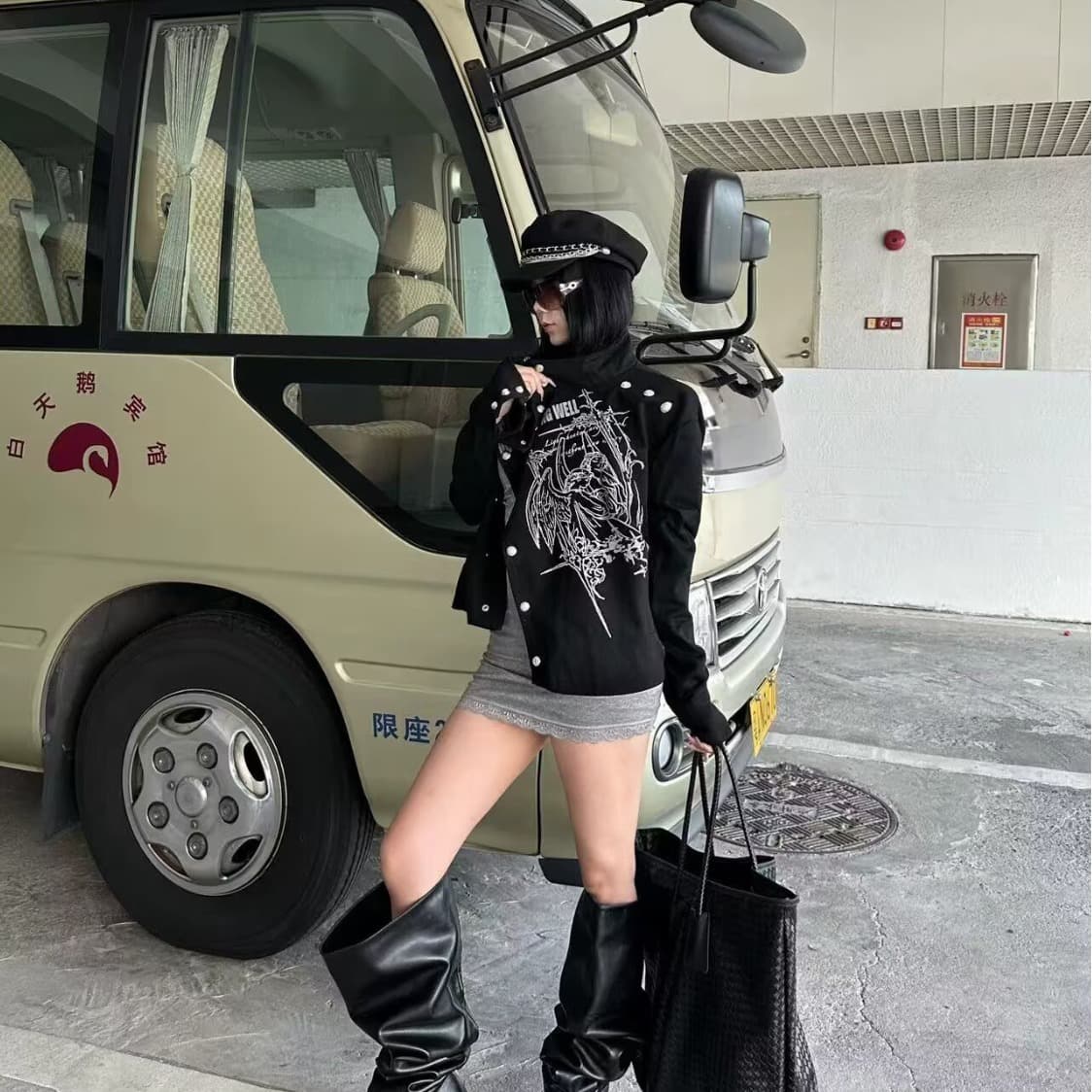 2026 가을 겨울 오리지널 작은 대중 모양의 금속 단추 징 장식 모델링 디자인 센스 재킷 재킷 남녀 이미지 2