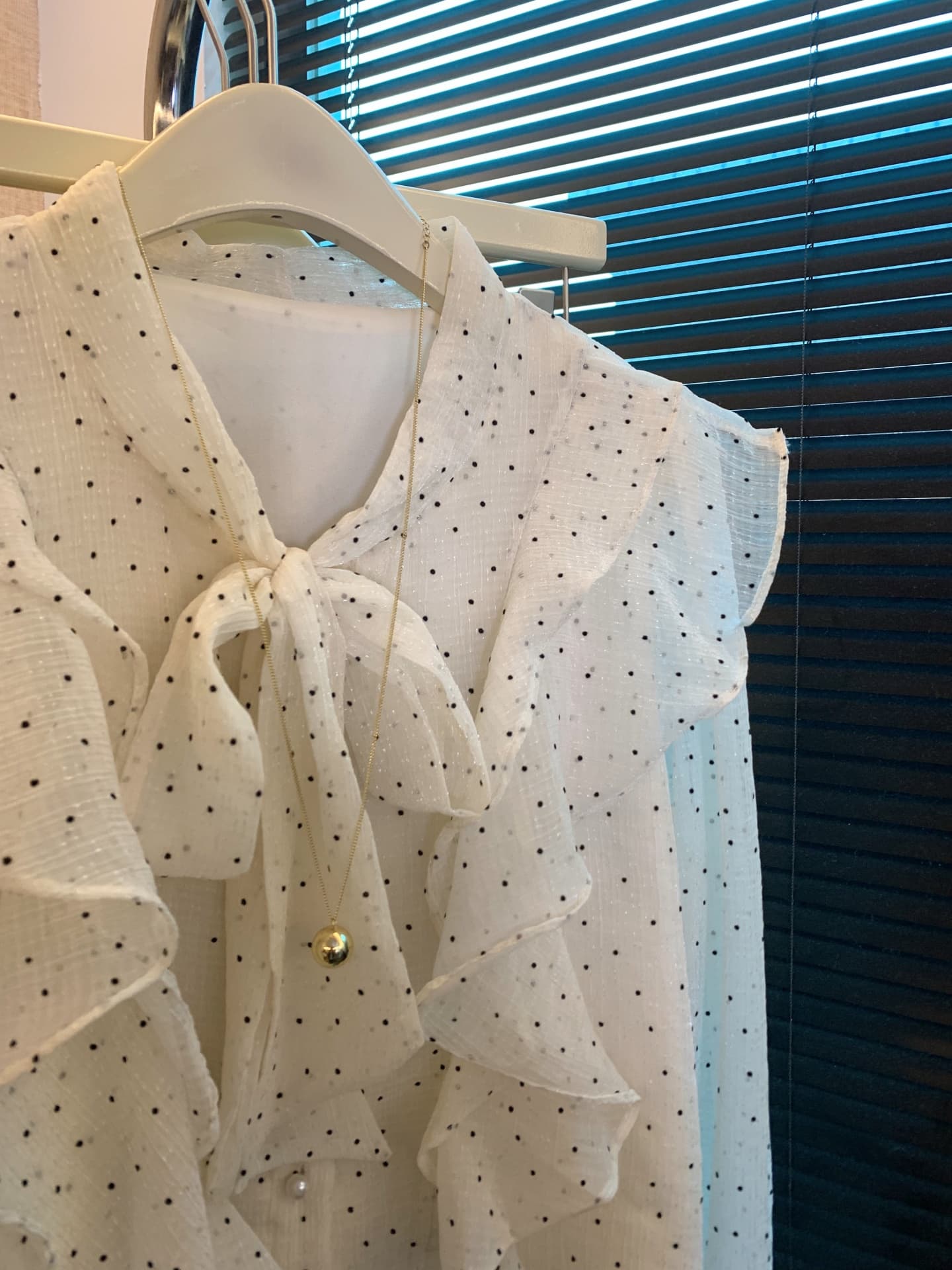실사 달콤함 나비 매듭 도트 무늬 여성 셔츠 봄 2026 새로운 고급 센스 프릴 고유 한 아름다운 맨위 상세 이미지 4