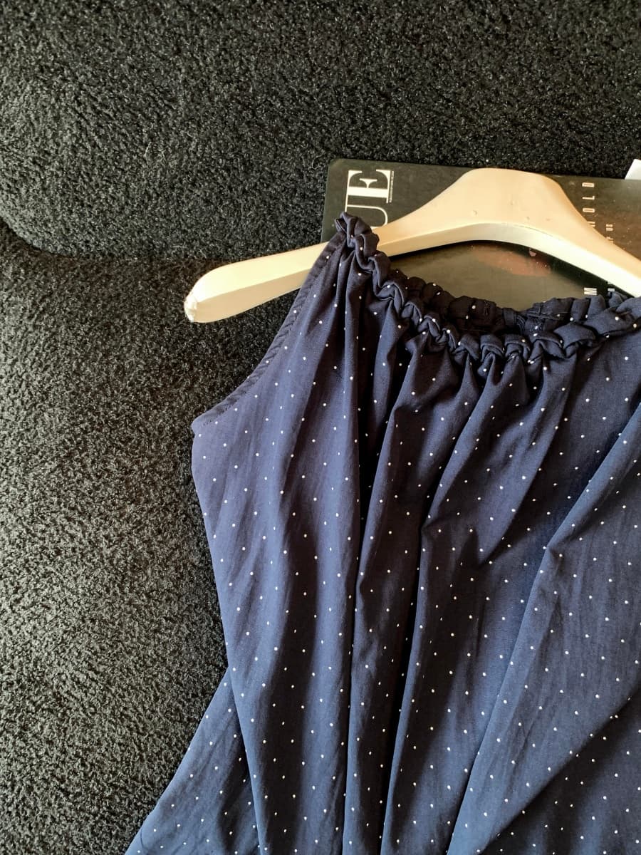 실사 품격 도트 무늬 캐미솔 여름 2026 새로운 섹시함 오프숄더 맨위 디자인 센스 민소매 셔츠 상세 이미지 11