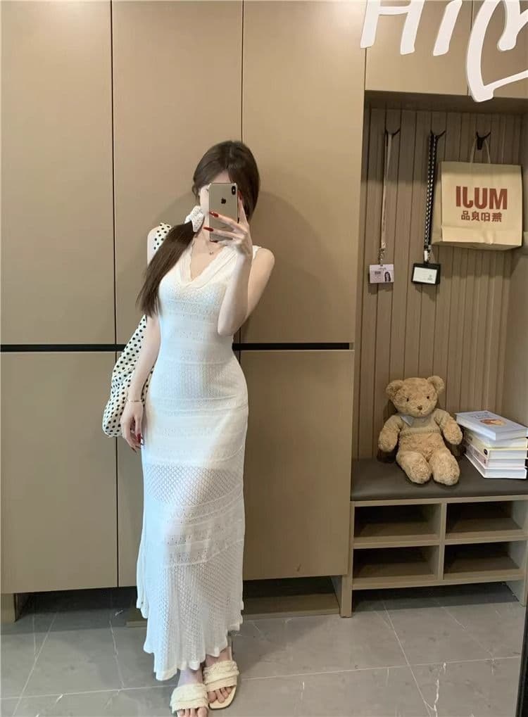 kumikumi 순수한 욕망 바람 섹시함 V넥 홀로우 아웃 조끼 얼음 실크 여성 드레스 여름 몸매 가꾸기 슬림해 보이는 ol 타이트 스커트 이미지 5