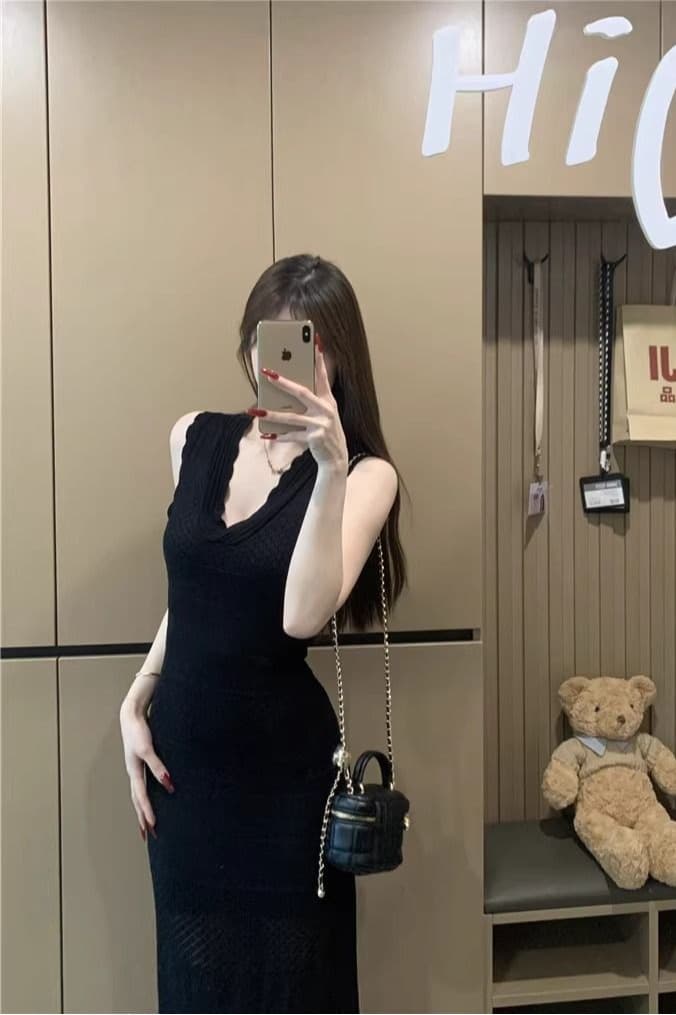 kumikumi 순수한 욕망 바람 섹시함 V넥 홀로우 아웃 조끼 얼음 실크 여성 드레스 여름 몸매 가꾸기 슬림해 보이는 ol 타이트 스커트 이미지 7