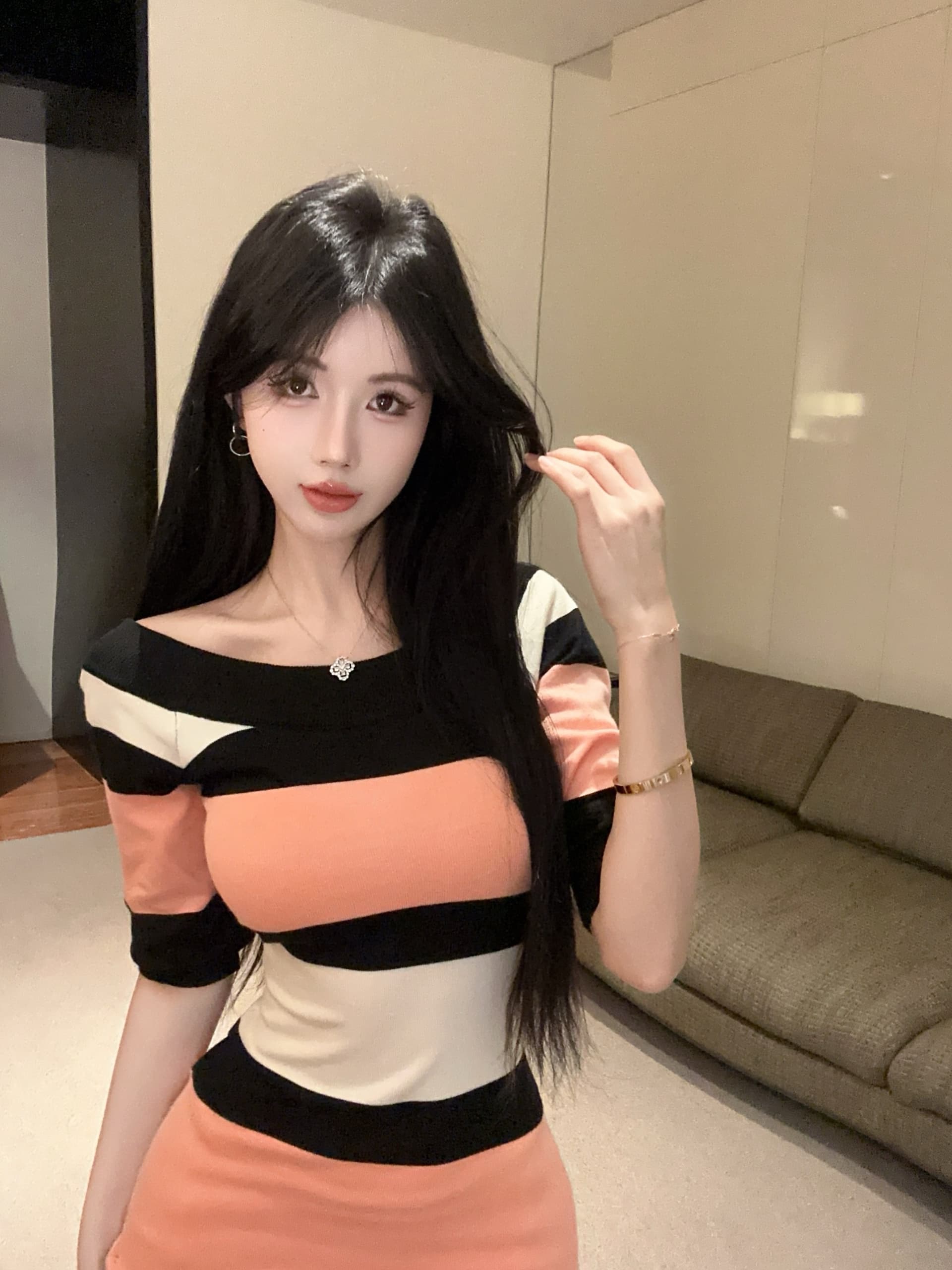 한국 아름다움 배색 스트라이프 반팔 백리스 여성 드레스 로얄 자매 빛 요리 한 바람 허리 수축 슬림해 보이는 백리스 타이트 스커트 상세 이미지 6